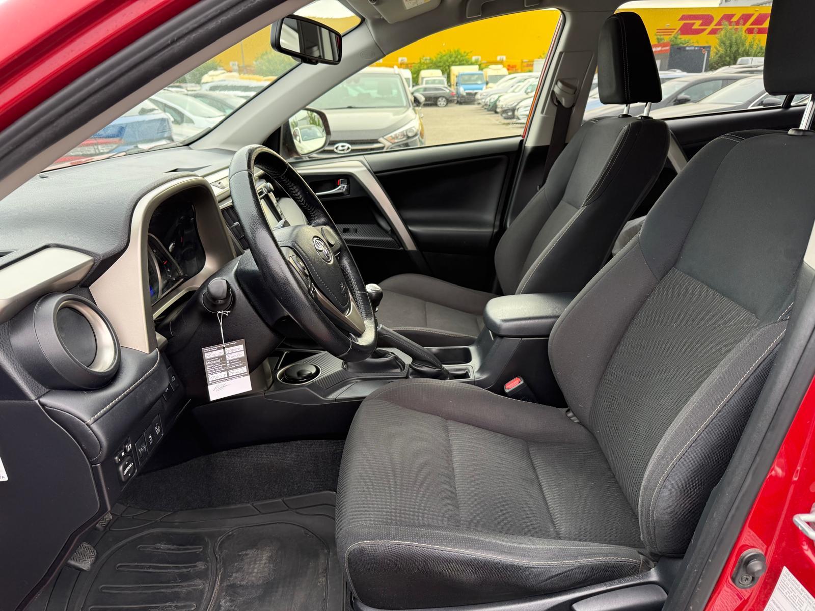 TOYOTA RAV4 2.2 D-4D 150 Style-image-8