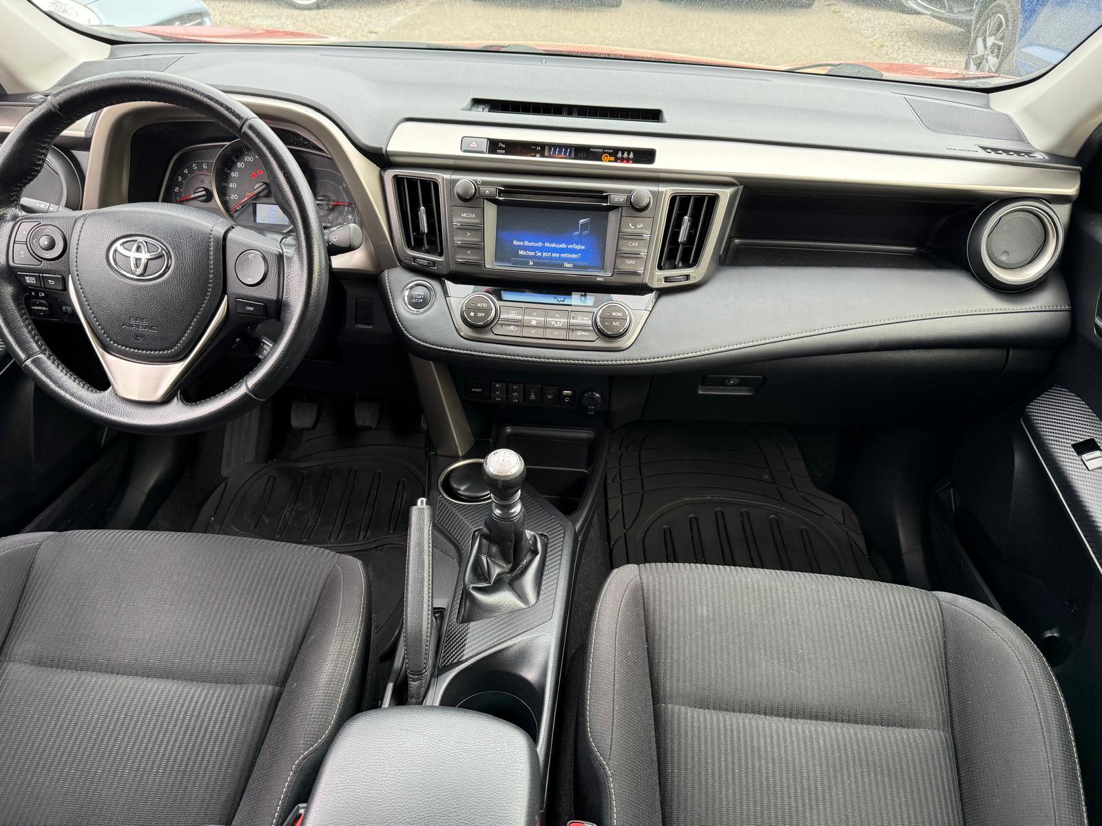 TOYOTA RAV4 2.2 D-4D 150 Style-image-9