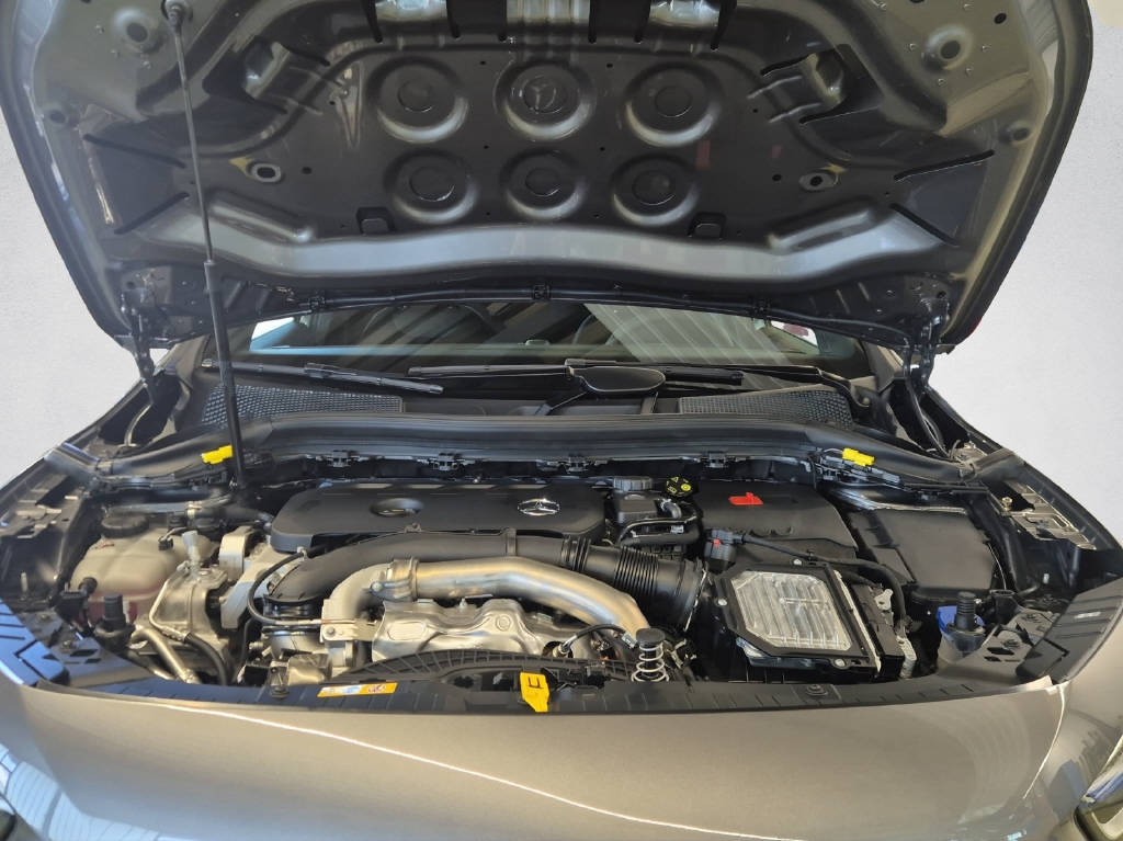 MERCEDES-BENZ GLA 250 Swiss Star-image-7