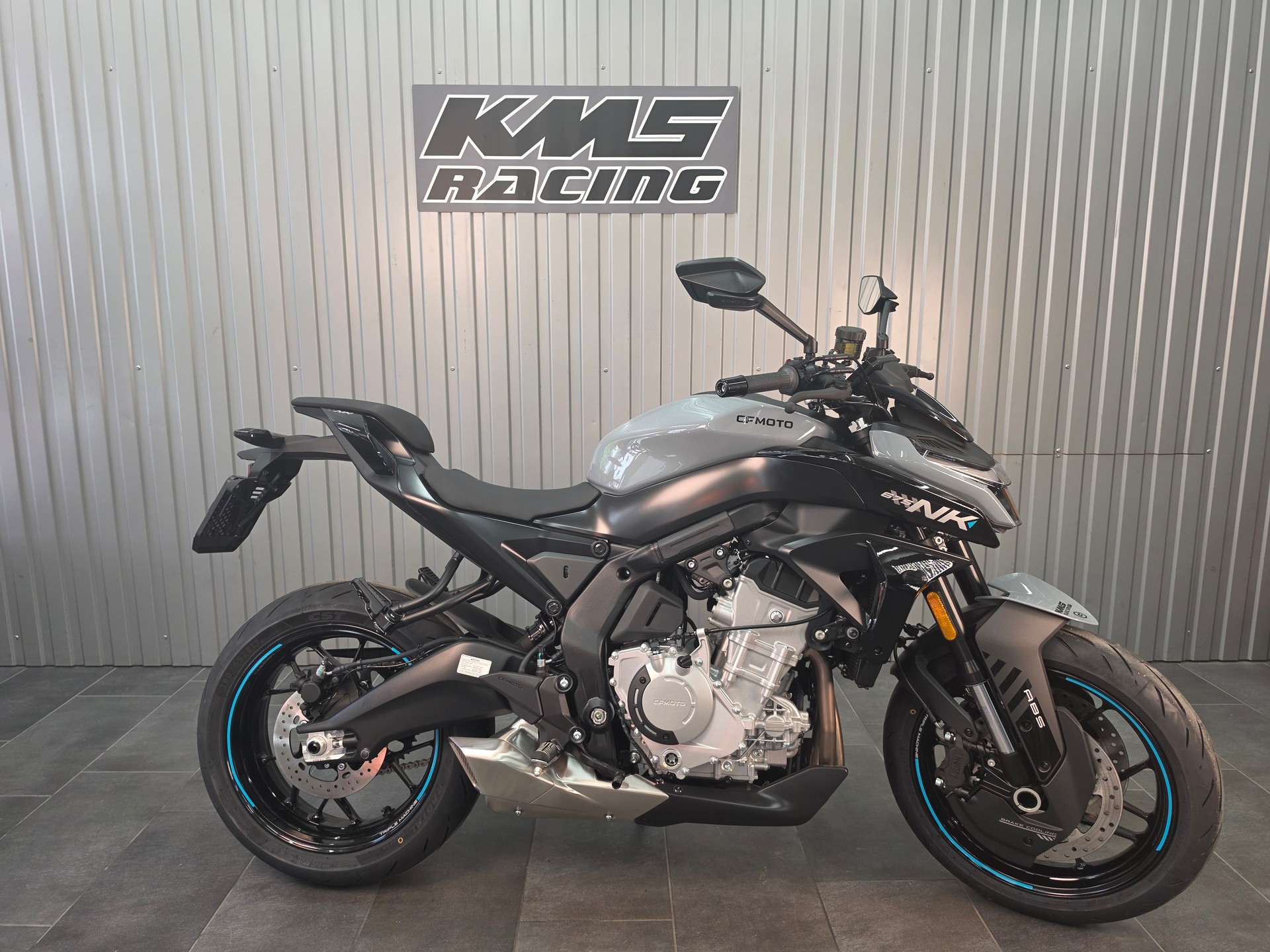 CF MOTO 675NK (35 kW)-showroom-element-1