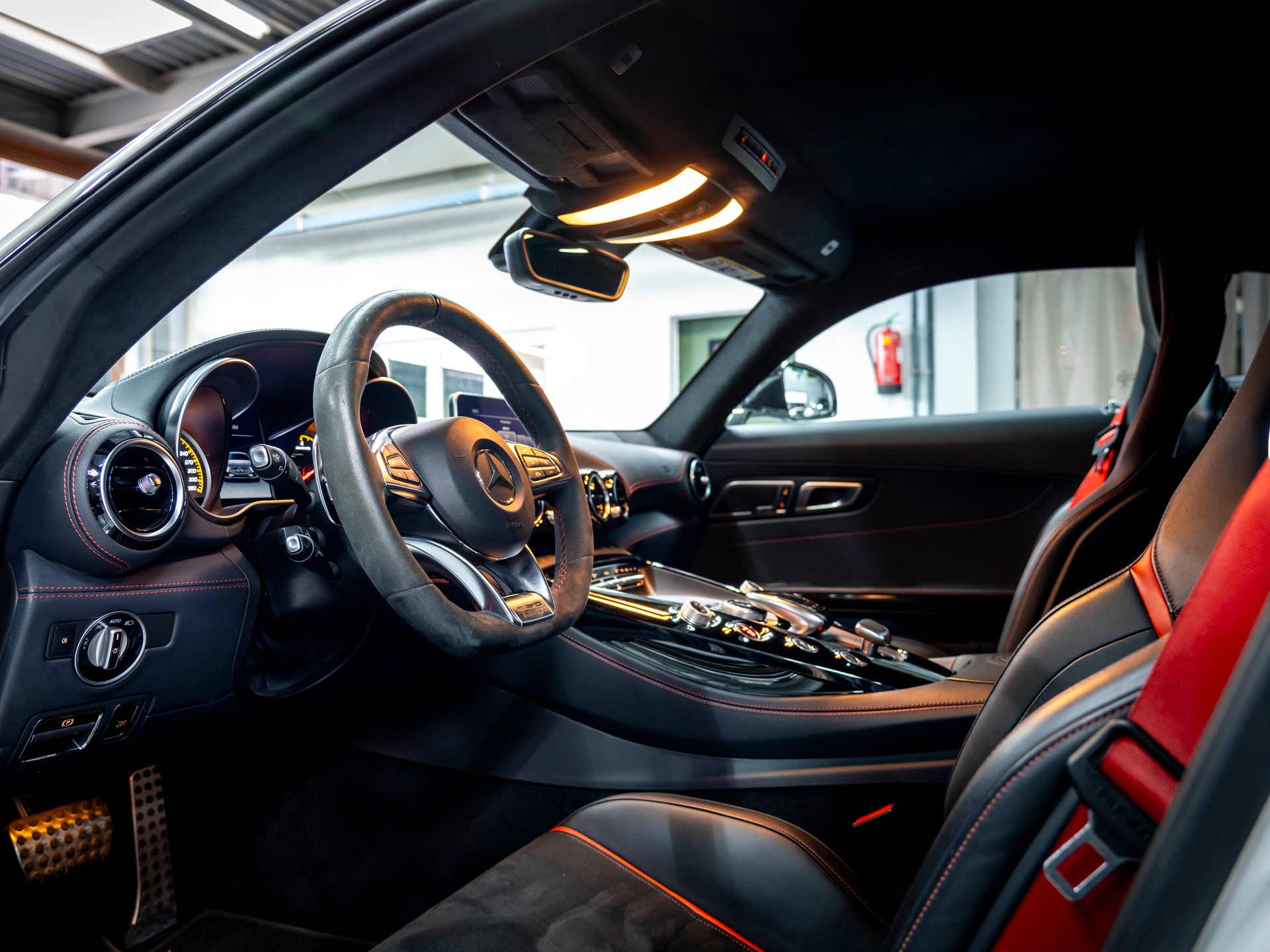 MERCEDES-BENZ AMG GT S Edition 1 Speedshift DCT-image-10