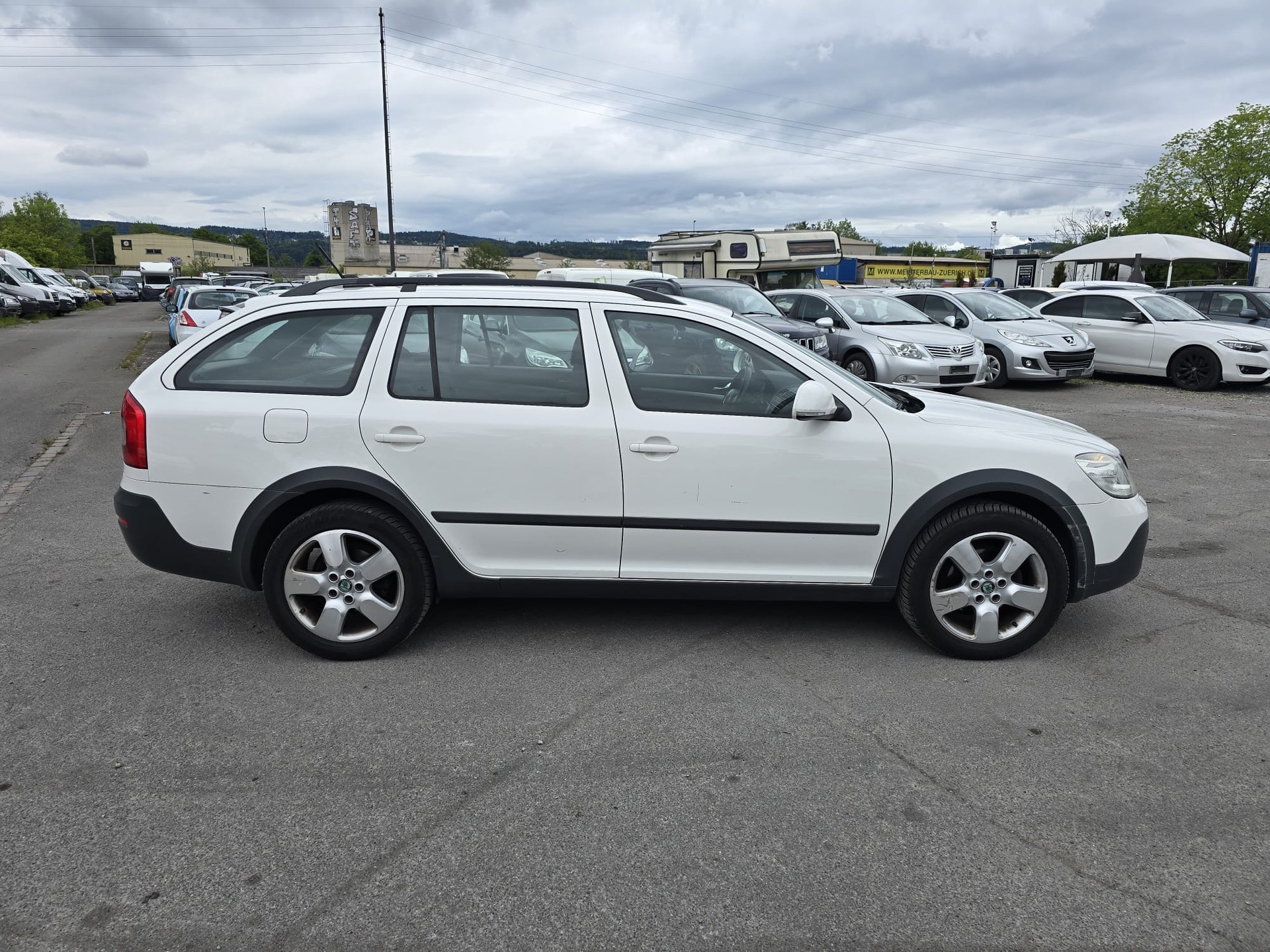 SKODA Octavia Combi 2.0 TDI Scout 4x4 DSG-image-6