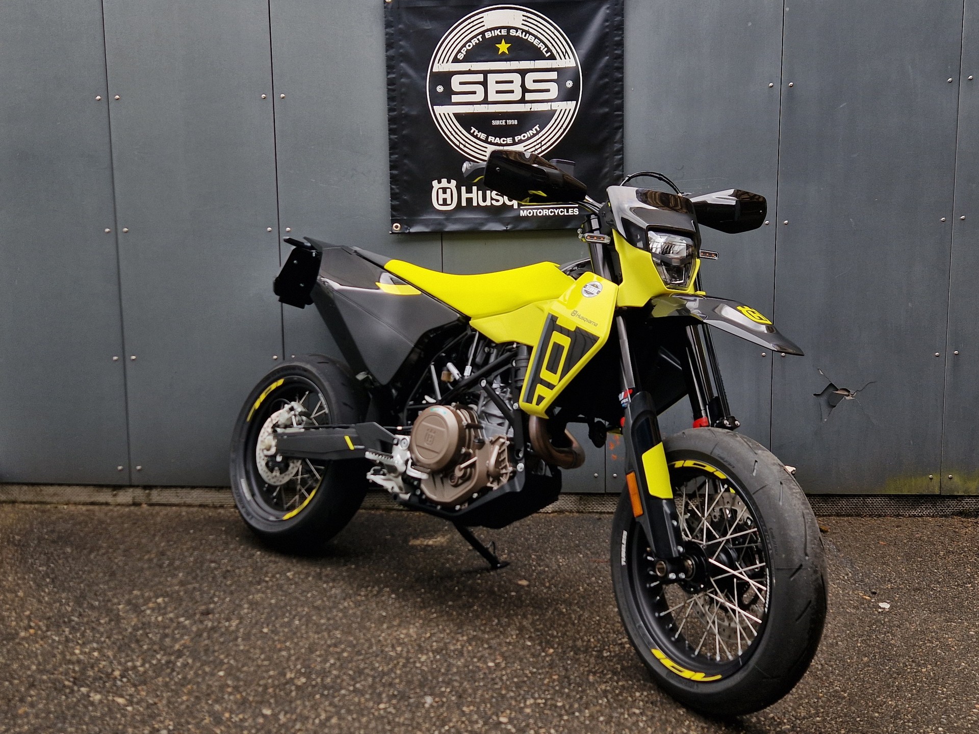 HUSQVARNA 701 Supermoto (35kW)-image-6