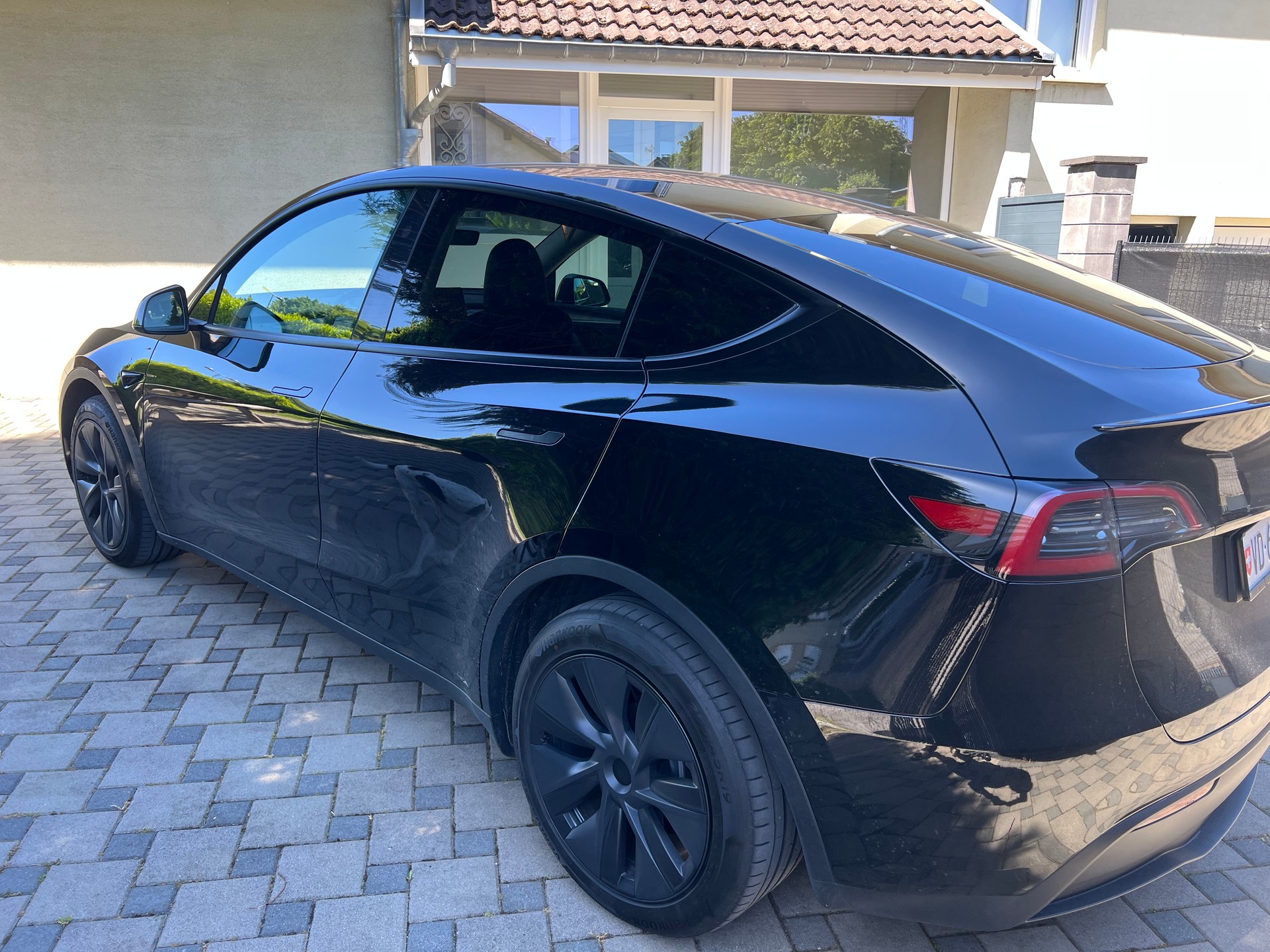 TESLA Long Range 7 places-image-1
