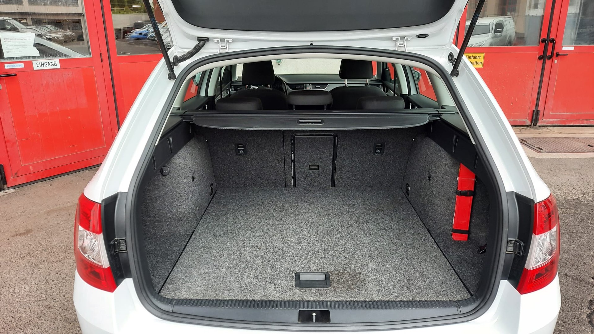 SKODA Octavia Combi 1.8 TSI Style 4x4 DSG-image-5