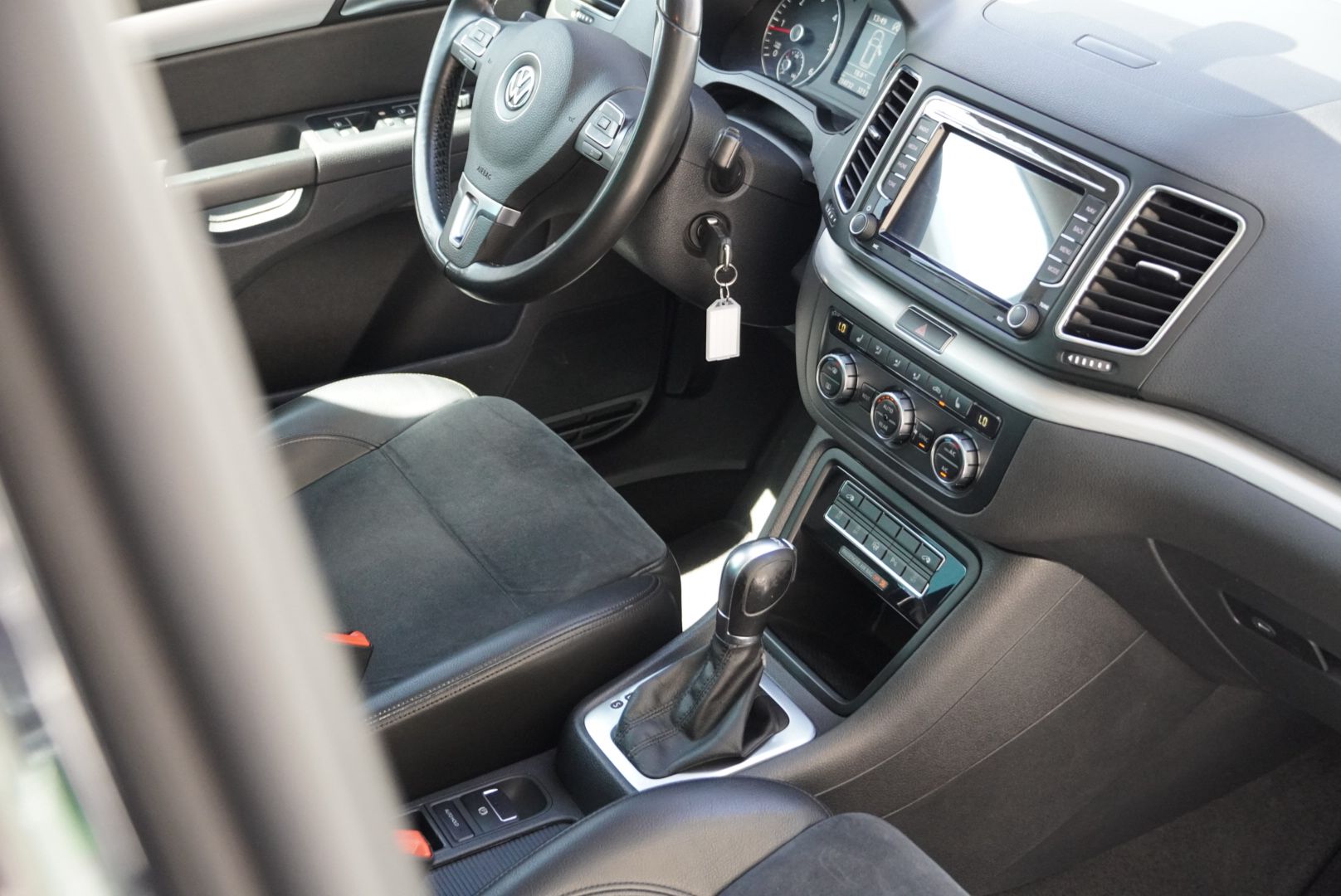 VW Sharan 2.0 TDI BlueMotion Technology Highline DSG-image-22