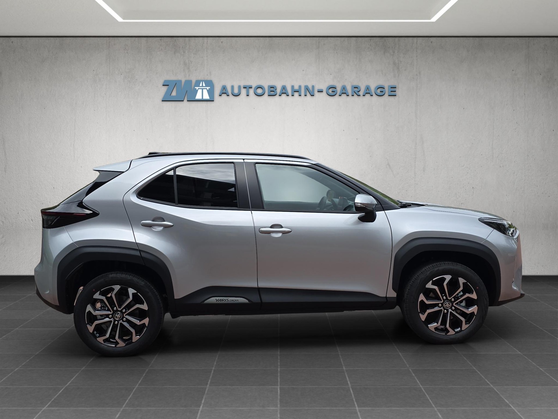 TOYOTA Yaris Cross 1.5 VVT-i HSD Trend AWD-i-image-5