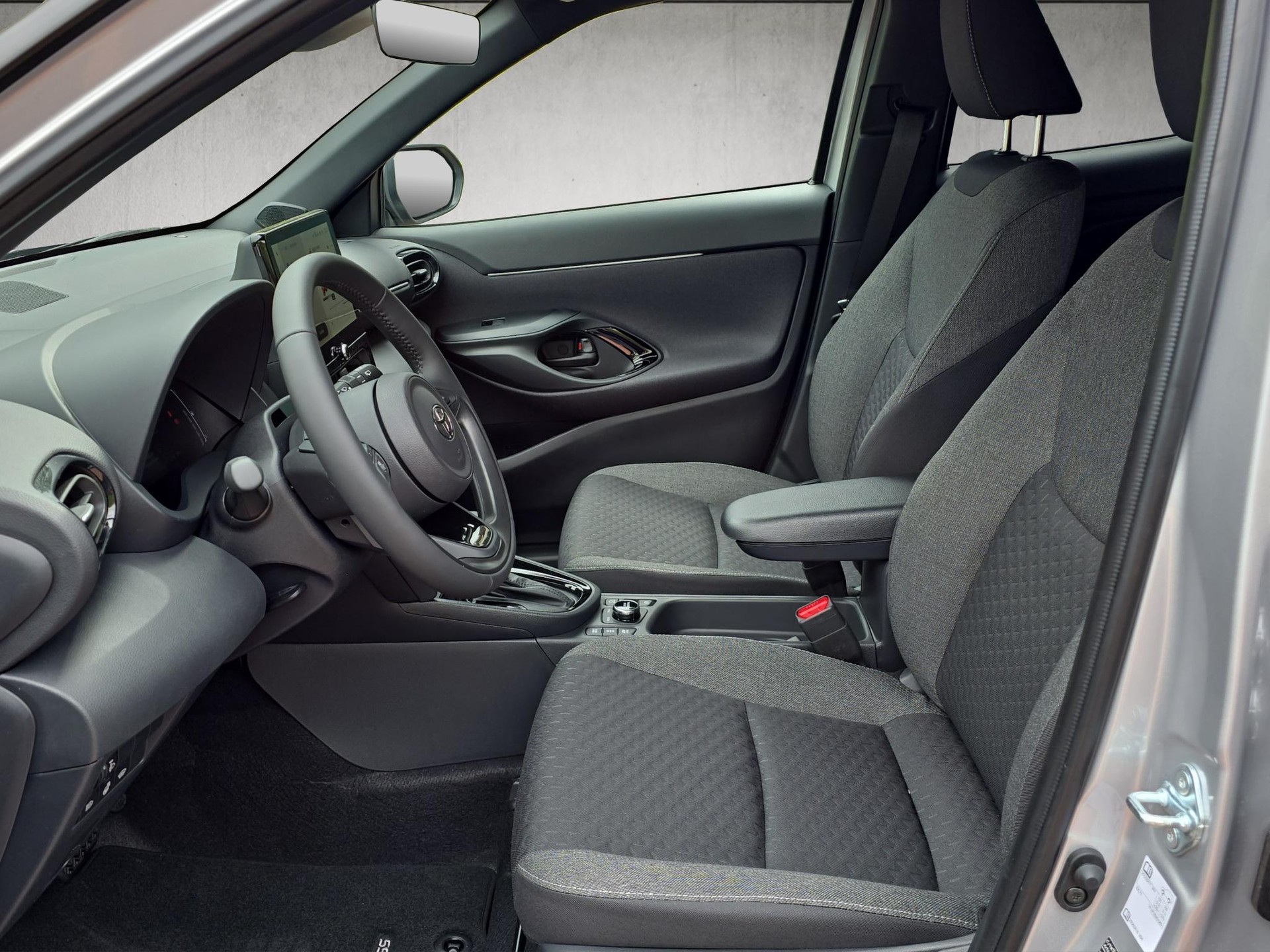 TOYOTA Yaris Cross 1.5 VVT-i HSD Trend AWD-i-image-8
