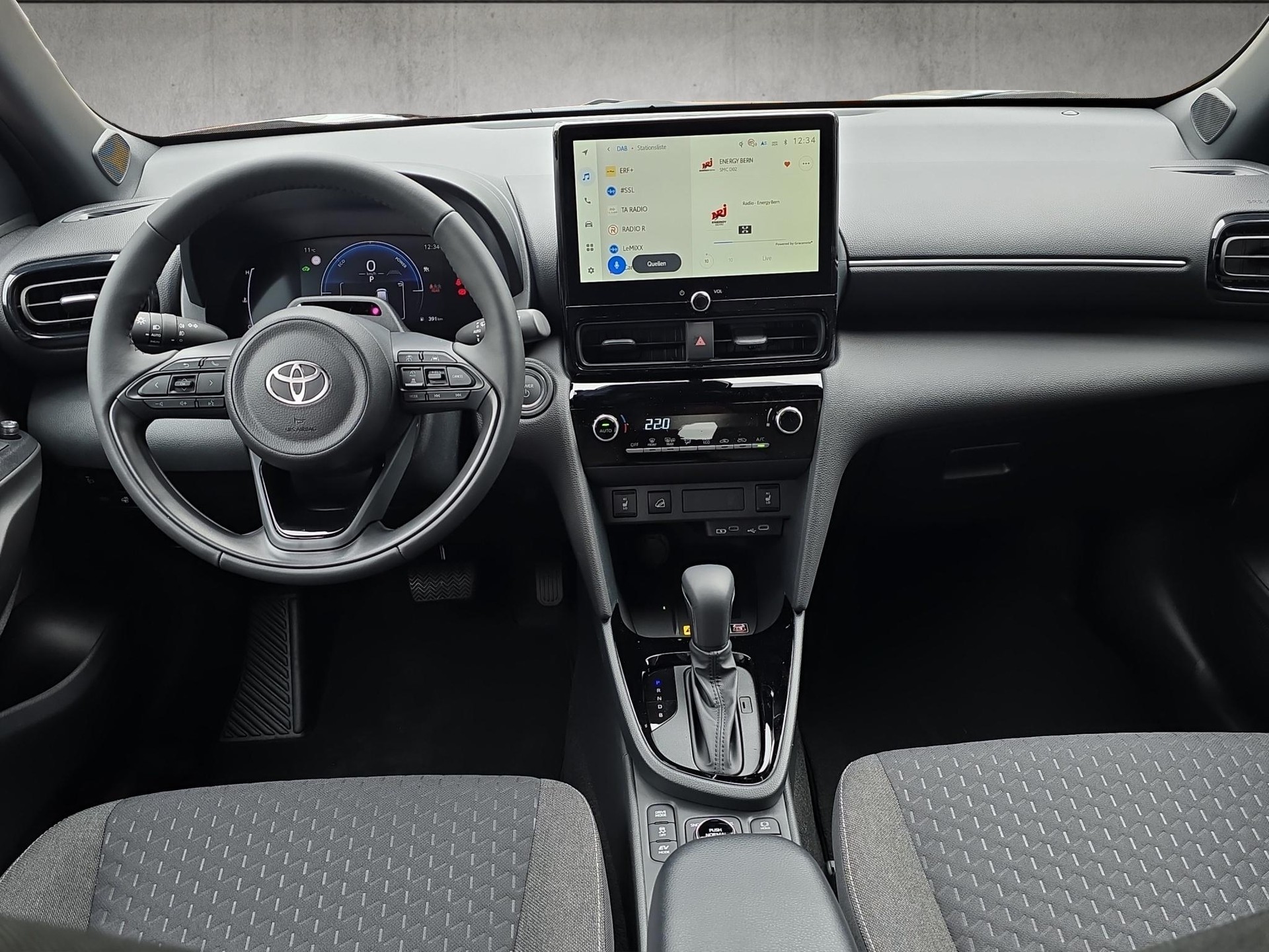 TOYOTA Yaris Cross 1.5 VVT-i HSD Trend AWD-i-image-10