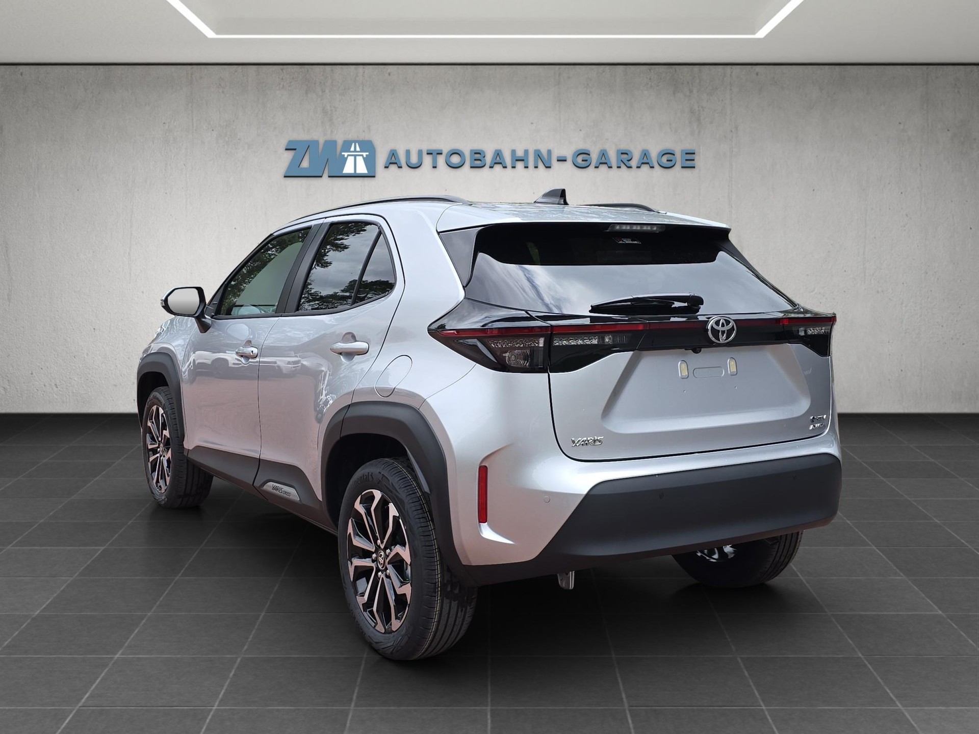 TOYOTA Yaris Cross 1.5 VVT-i HSD Trend AWD-i-image-2