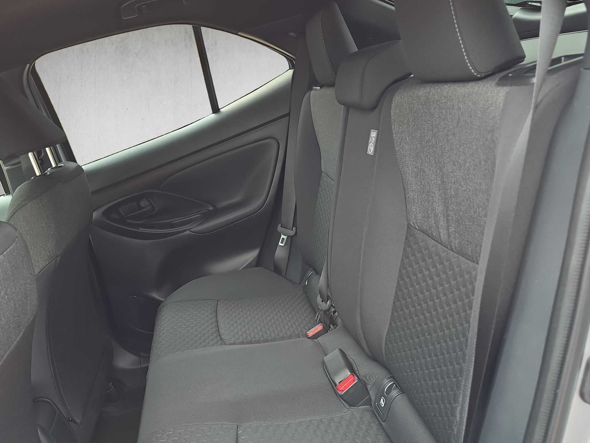 TOYOTA Yaris Cross 1.5 VVT-i HSD Trend AWD-i-image-11
