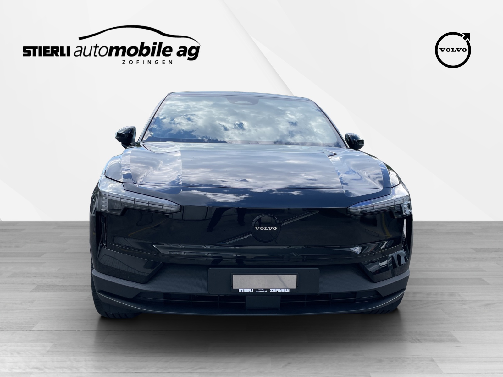 VOLVO EX 30 E60 Plus Swiss Black Edition-showroom-element-1