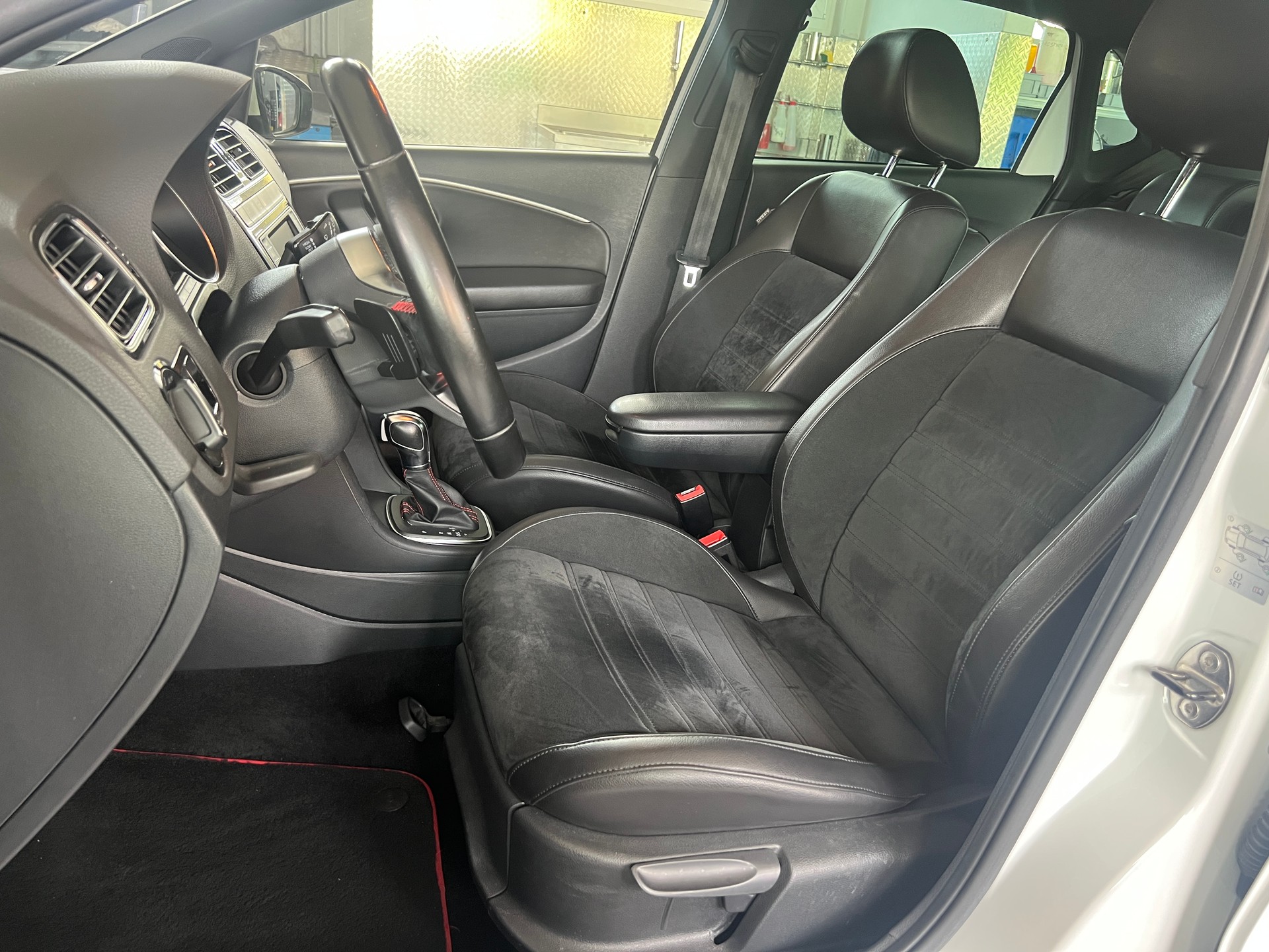 VW Polo 1.8 TSI GTI DSG-image-6