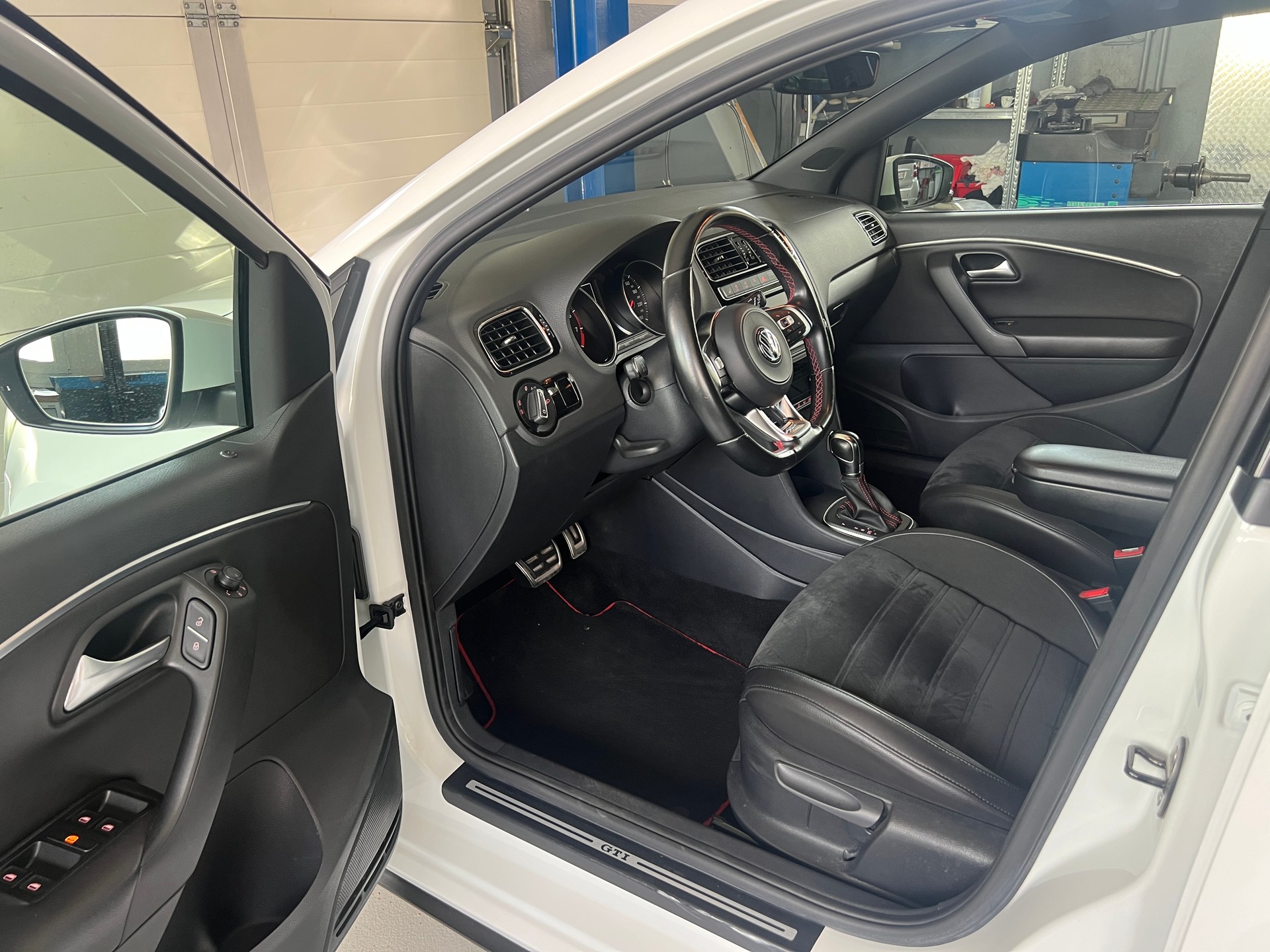 VW Polo 1.8 TSI GTI DSG-image-5