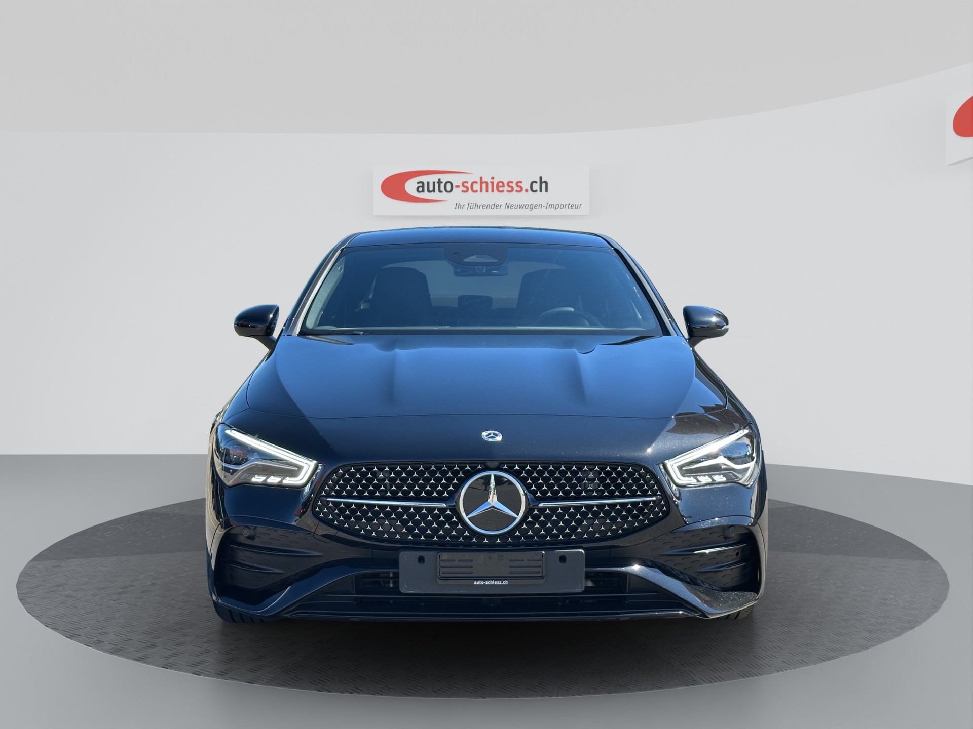 MERCEDES-BENZ CLA 200 AMG Night 7G-DCT-showroom-element-1