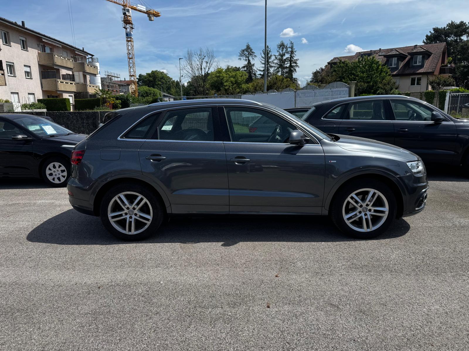 AUDI Q3 2.0 TDI quattro S-tronic-image-2