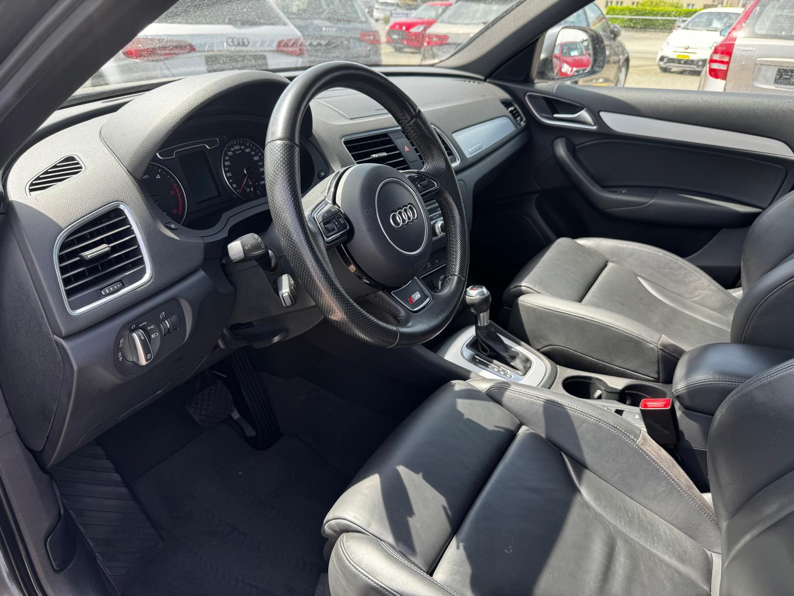 AUDI Q3 2.0 TDI quattro S-tronic-image-9