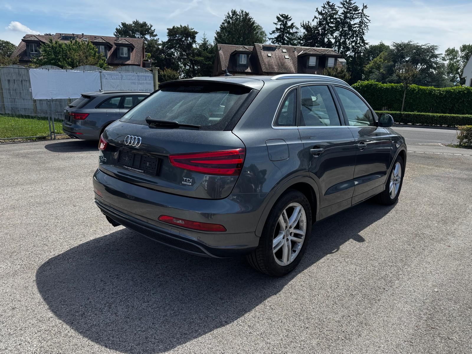 AUDI Q3 2.0 TDI quattro S-tronic-image-3