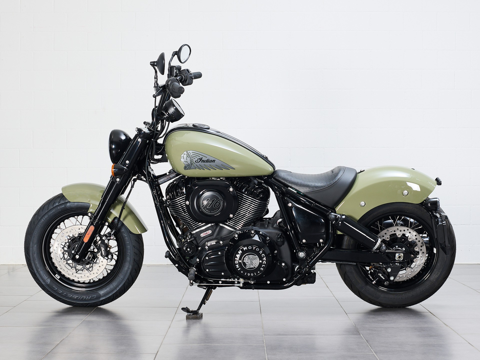 INDIAN Chief Bobber Dark Horse-showroom-element-2