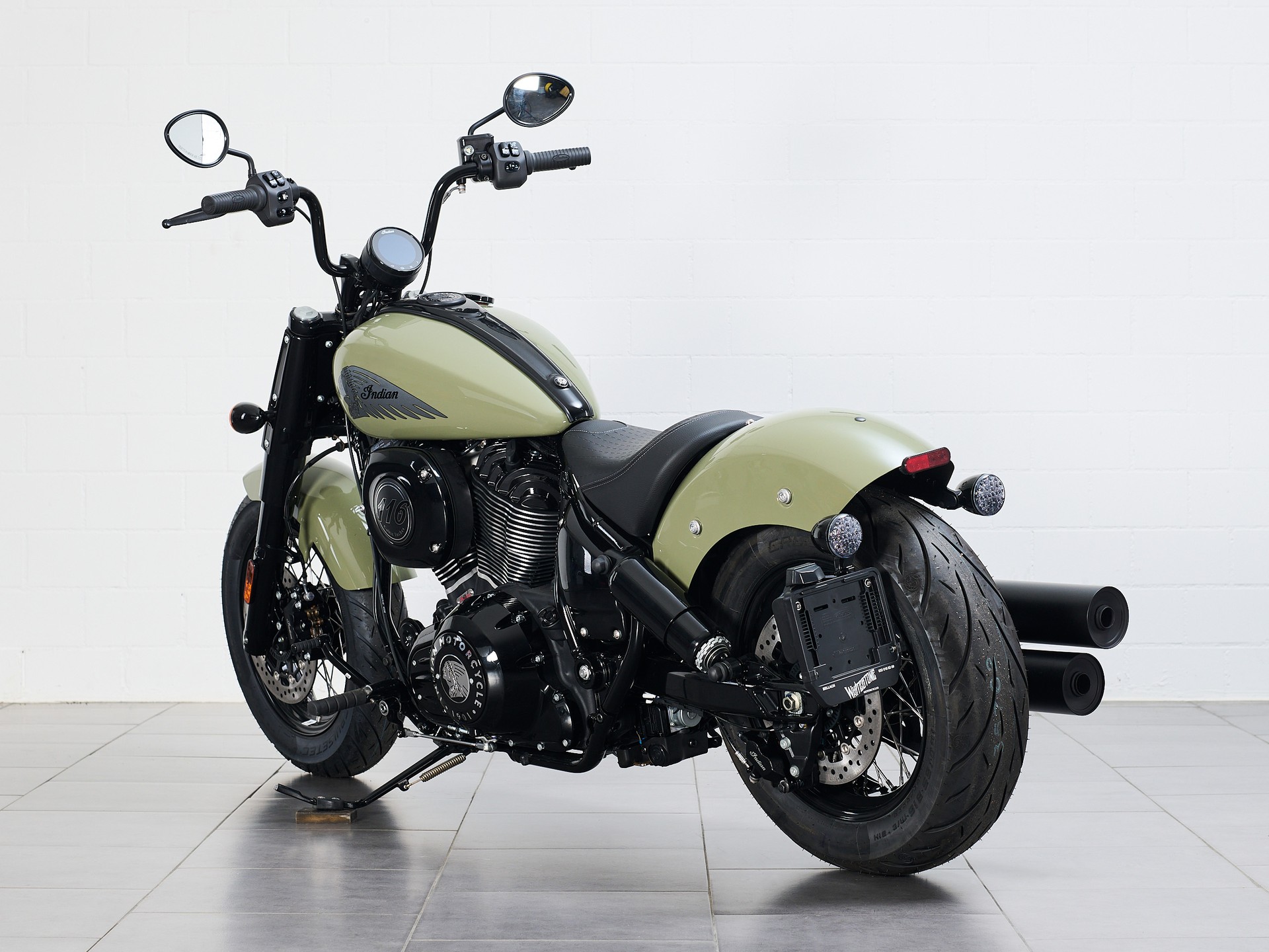 INDIAN Chief Bobber Dark Horse-showroom-element-3