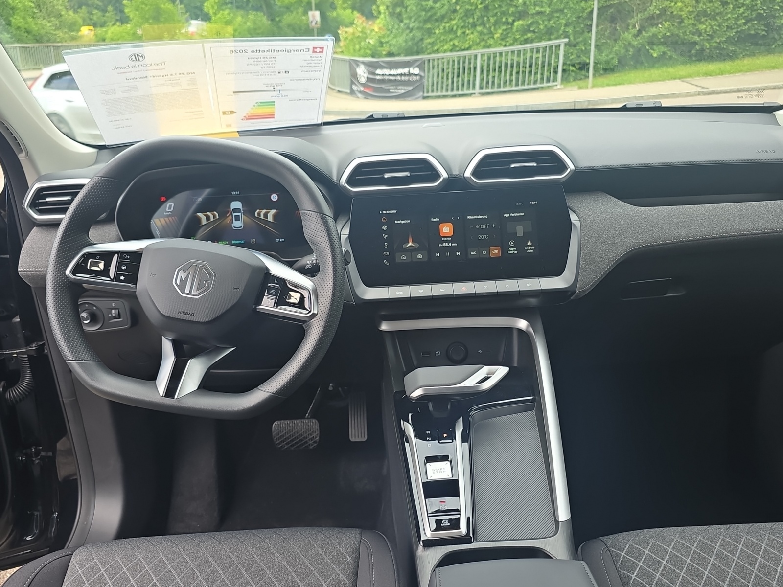 MG ZS 1.5 Hybrid+ Standard-image-5