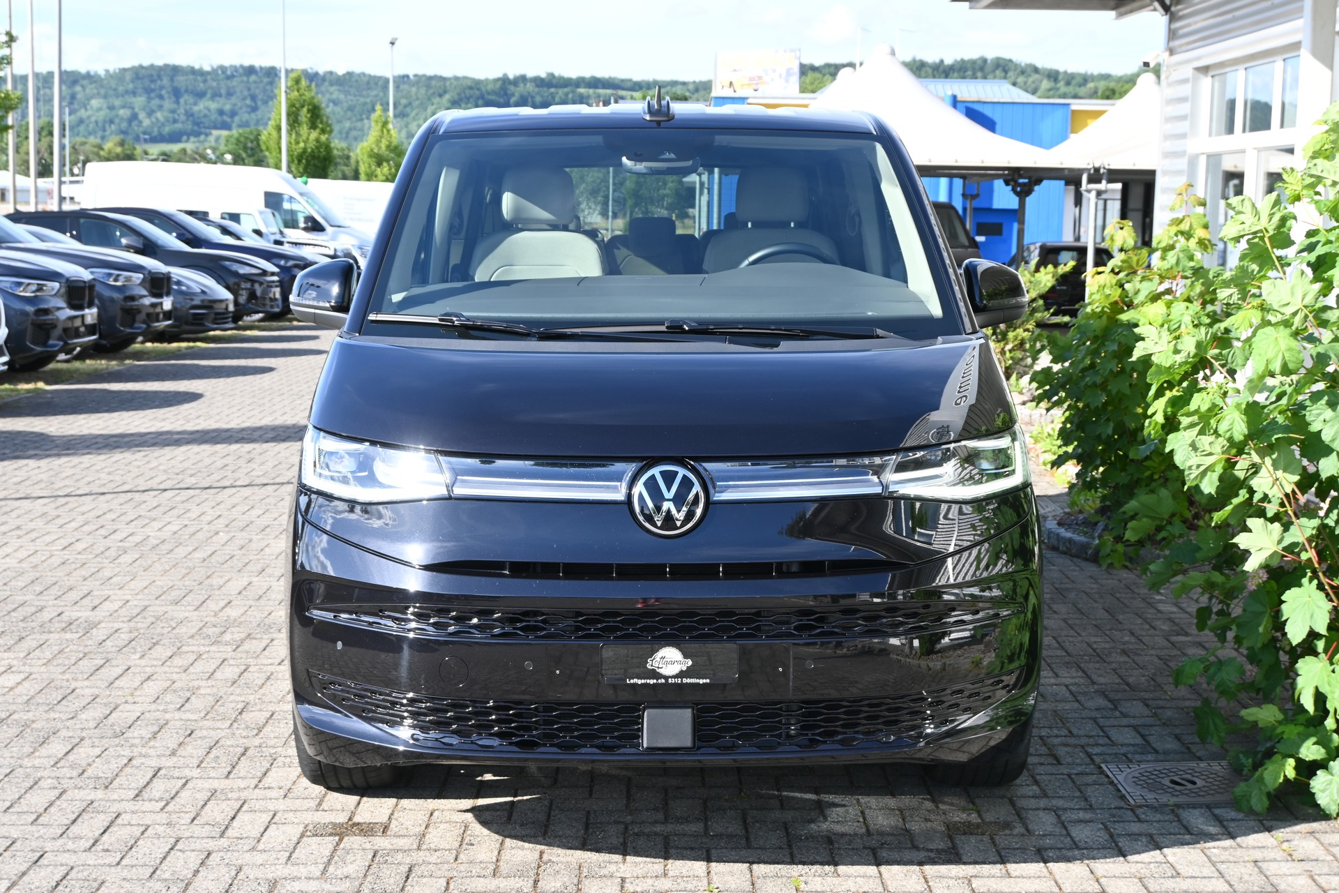 VW Multivan 2.0 TDI Style DSG Lang 7-Plätzer + AHK 2000kg-image-2
