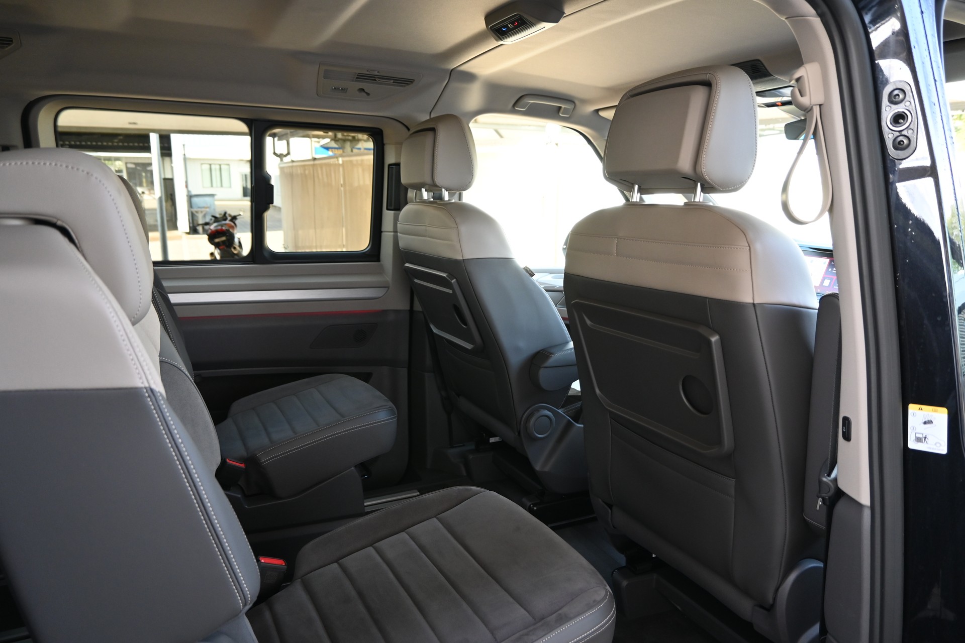 VW Multivan 2.0 TDI Style DSG Lang 7-Plätzer + AHK 2000kg-image-15