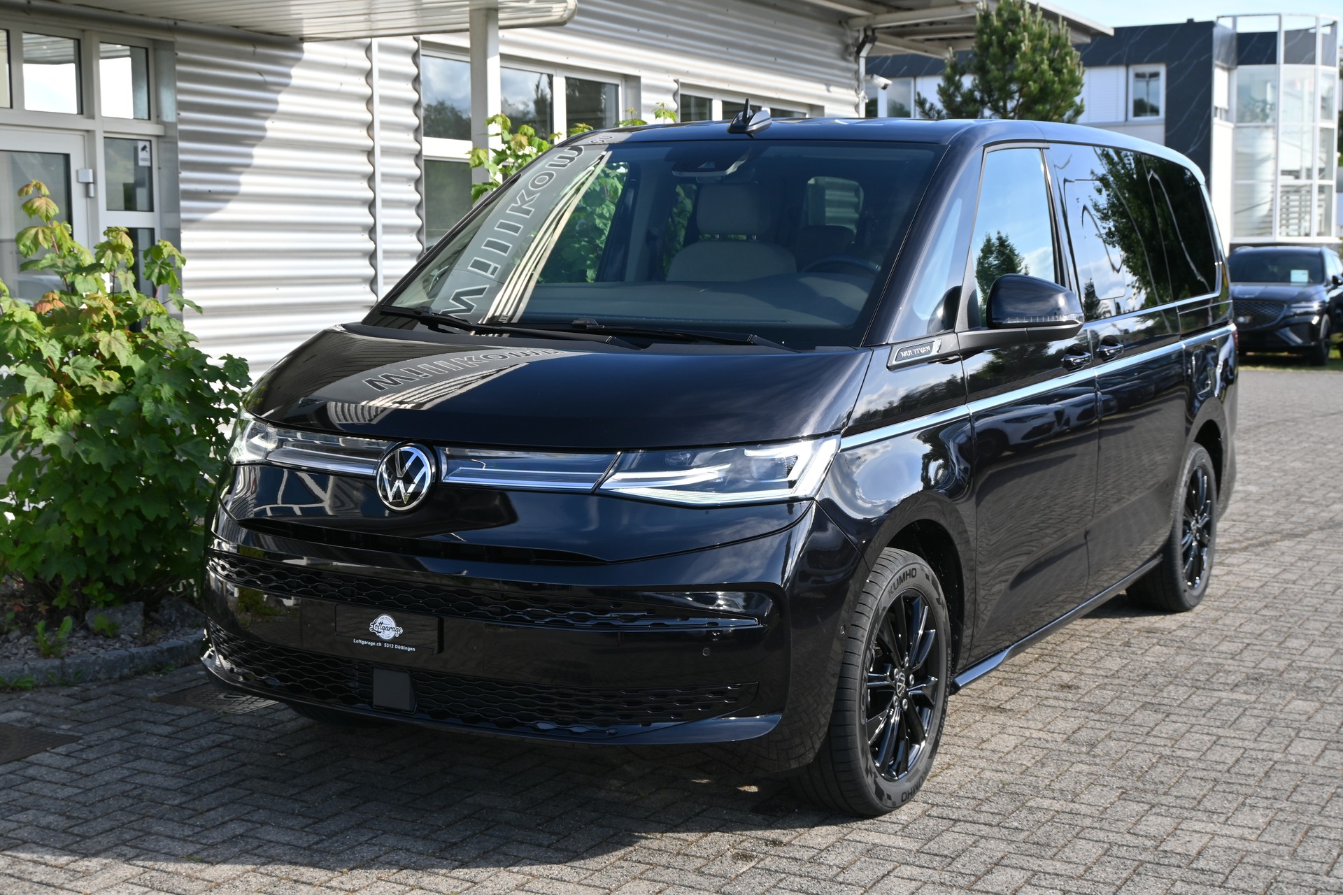 VW Multivan 2.0 TDI Style DSG Lang 7-Plätzer + AHK 2000kg-image-1