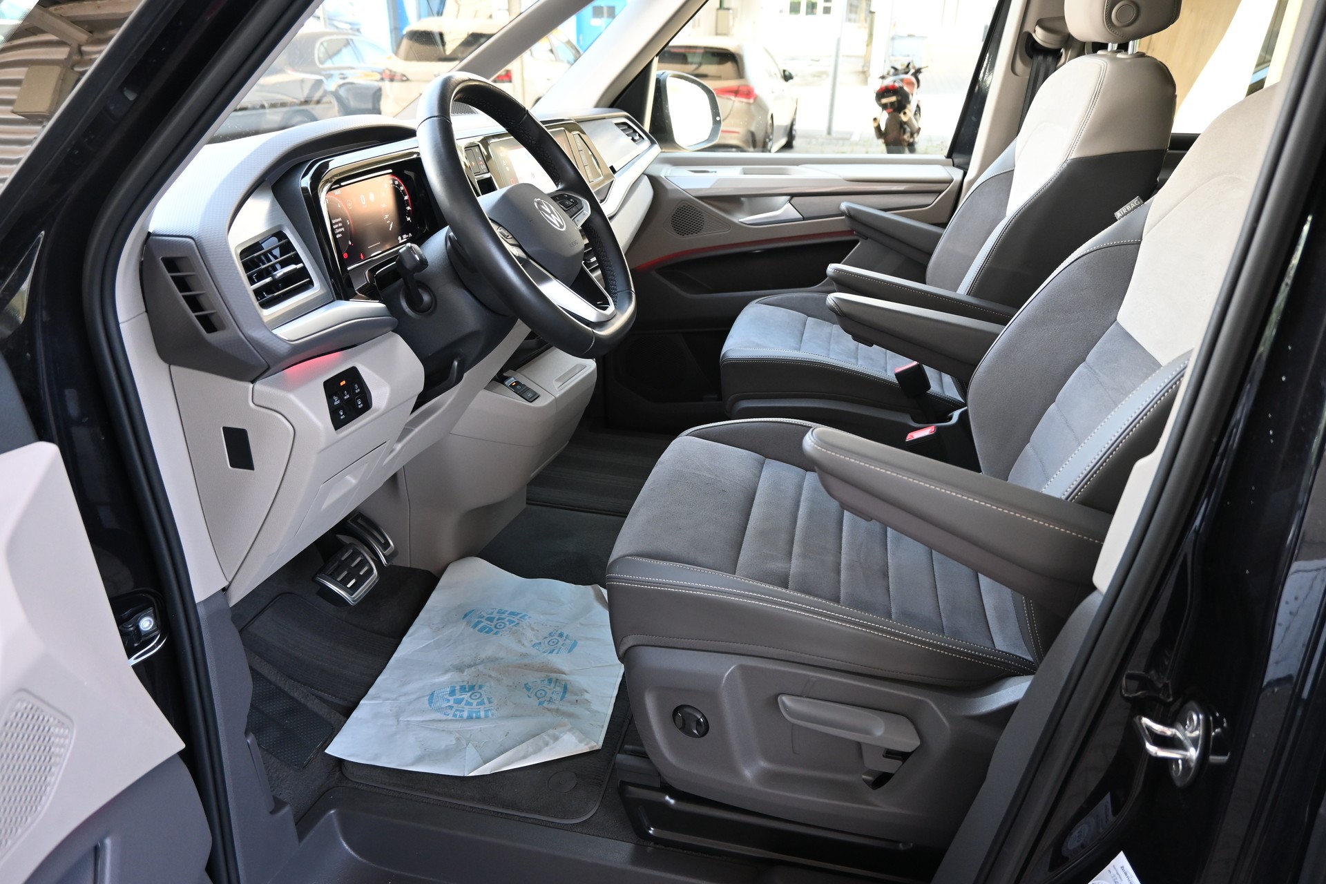 VW Multivan 2.0 TDI Style DSG Lang 7-Plätzer + AHK 2000kg-image-11
