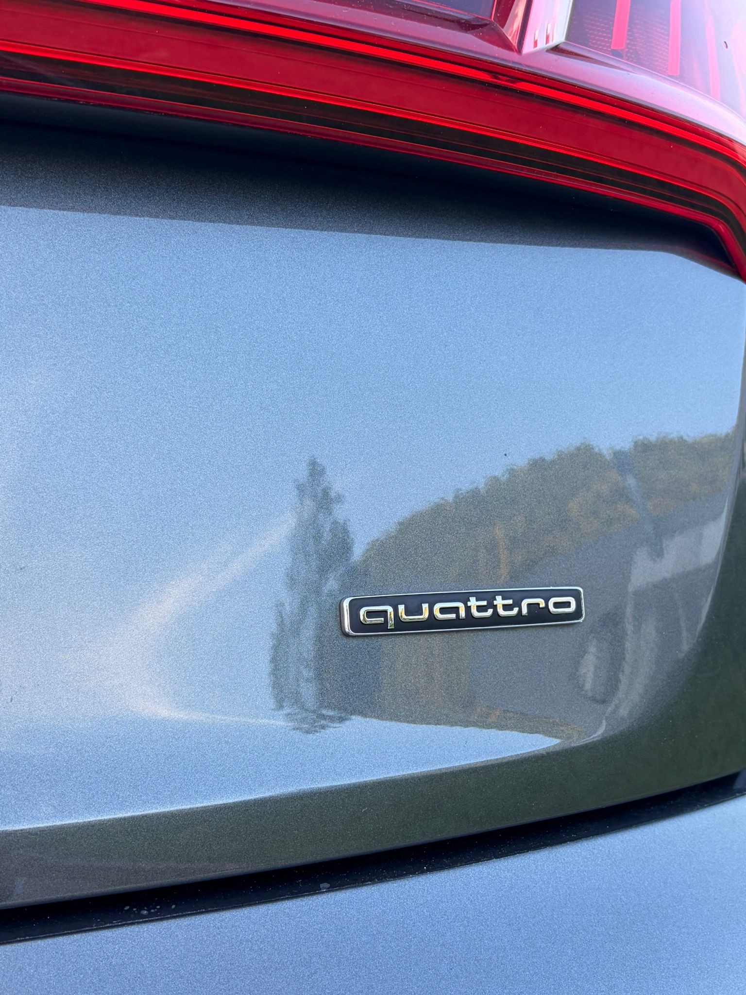 AUDI 2.0 40 TDI Sport qu. S-Tronic-image-14