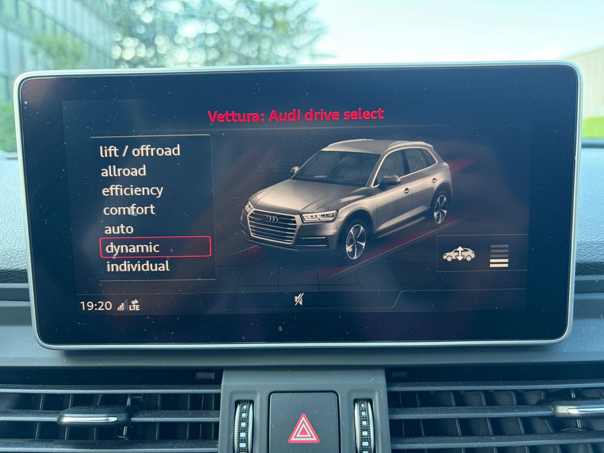 AUDI 2.0 40 TDI Sport qu. S-Tronic-image-10