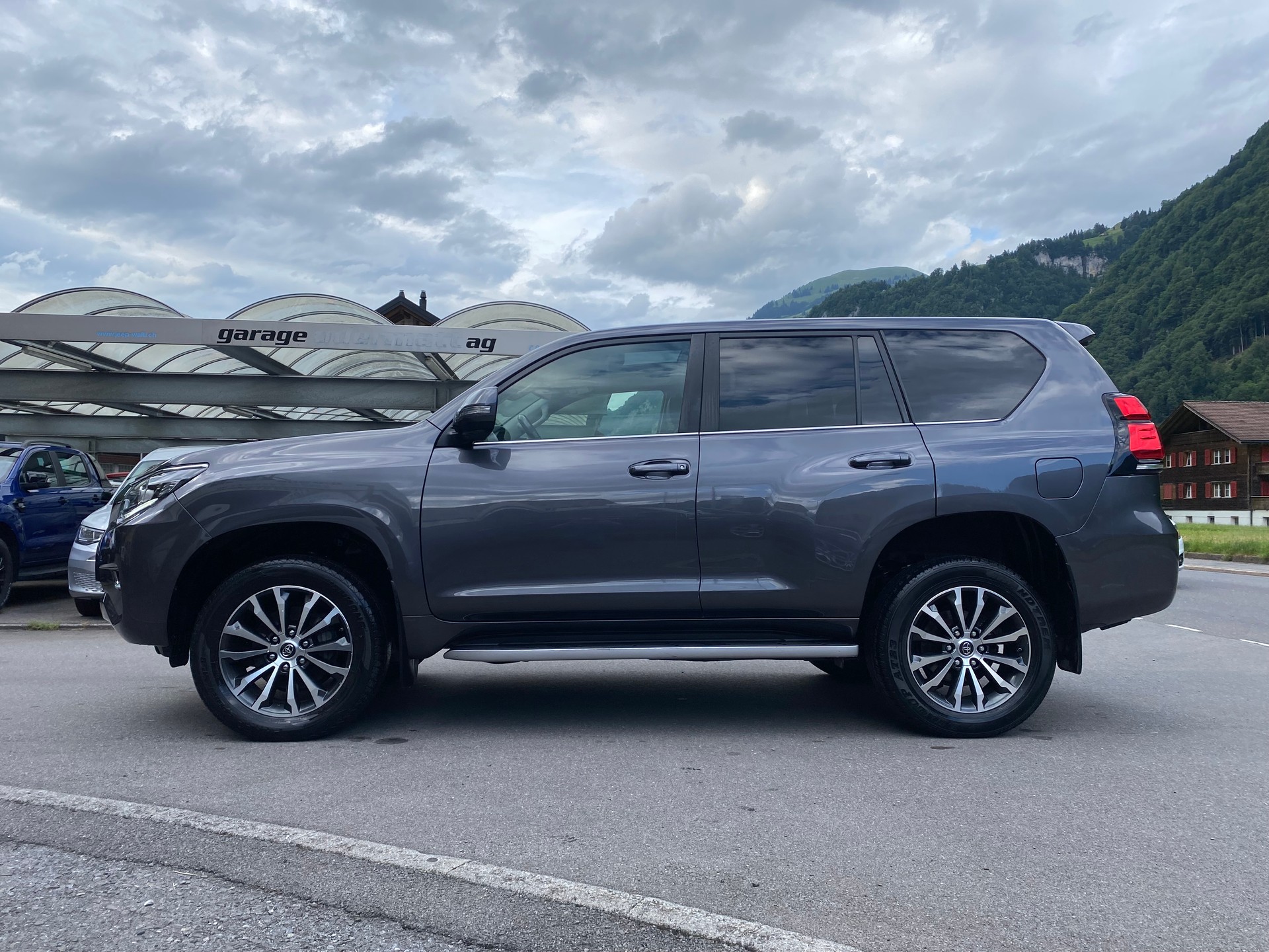 TOYOTA Land Cruiser 2.8TD Style Automatic-image-0