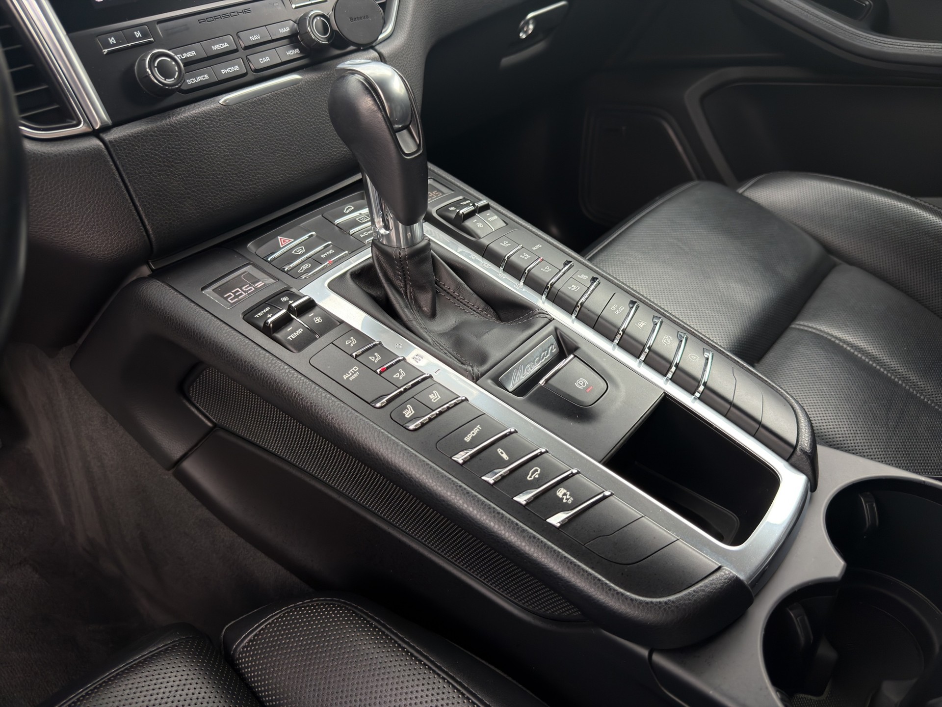 PORSCHE Macan S Diesel PDK-image-16