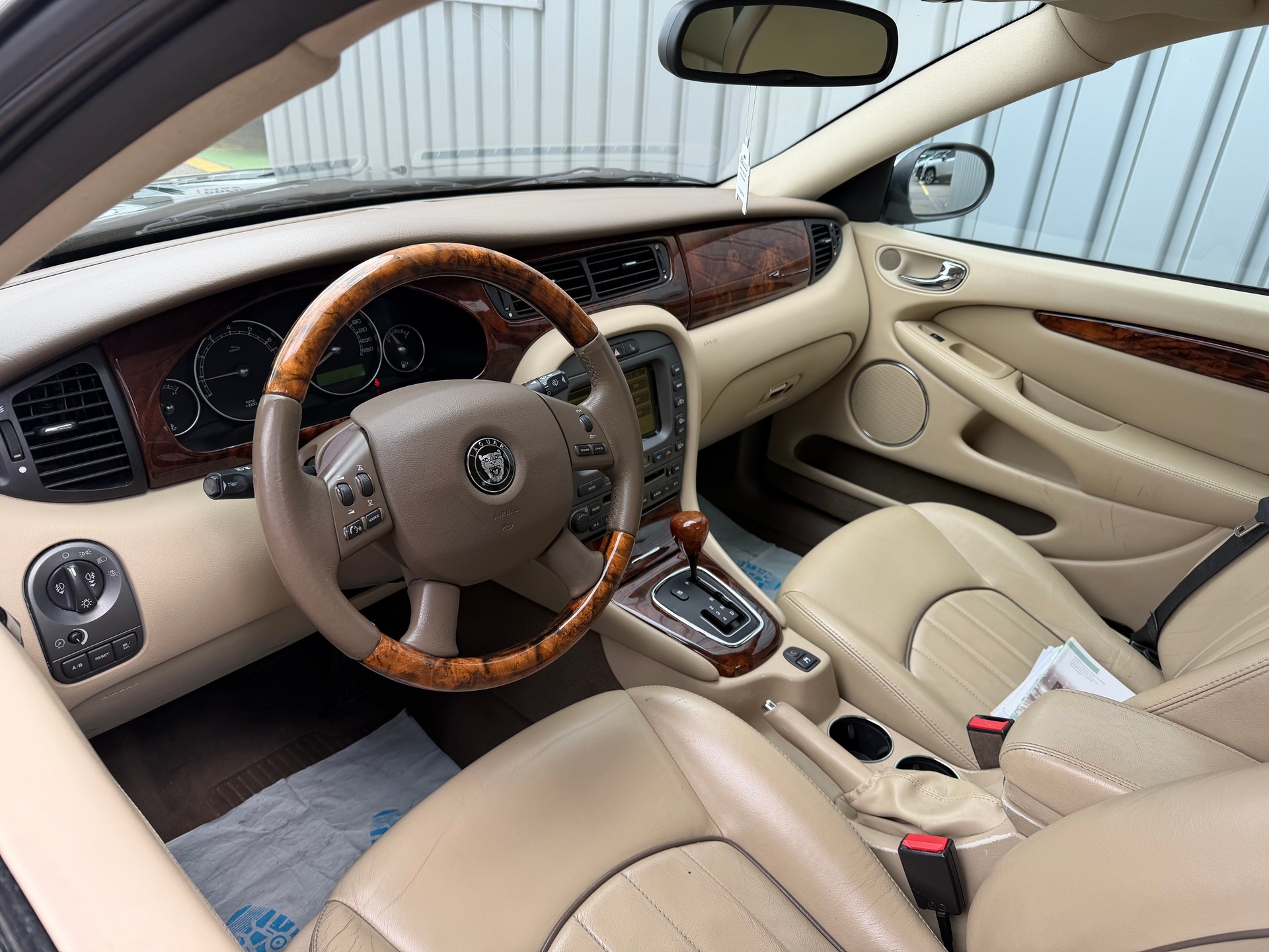 JAGUAR X-Type 3.0 V6 Traction4 Sovereign Anniv. Pack Aut.-image-8