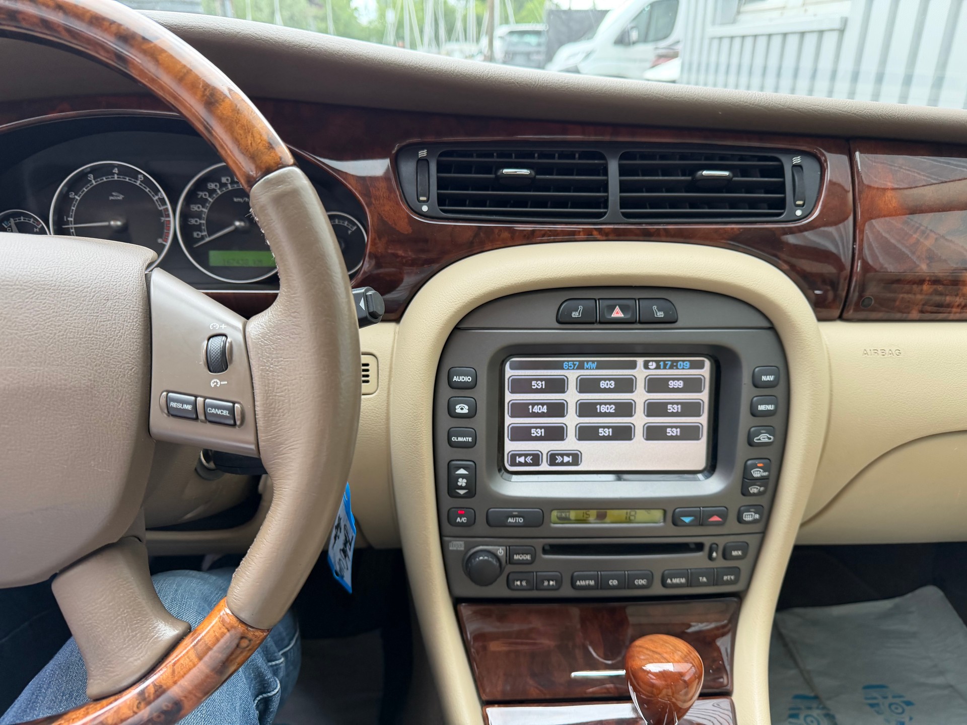 JAGUAR X-Type 3.0 V6 Traction4 Sovereign Anniv. Pack Aut.-image-13