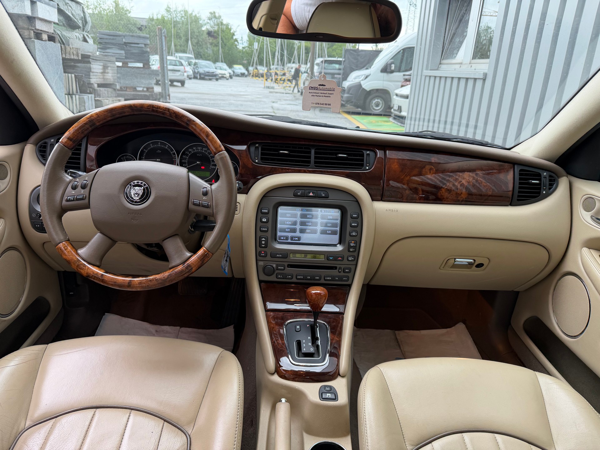 JAGUAR X-Type 3.0 V6 Traction4 Sovereign Anniv. Pack Aut.-image-7