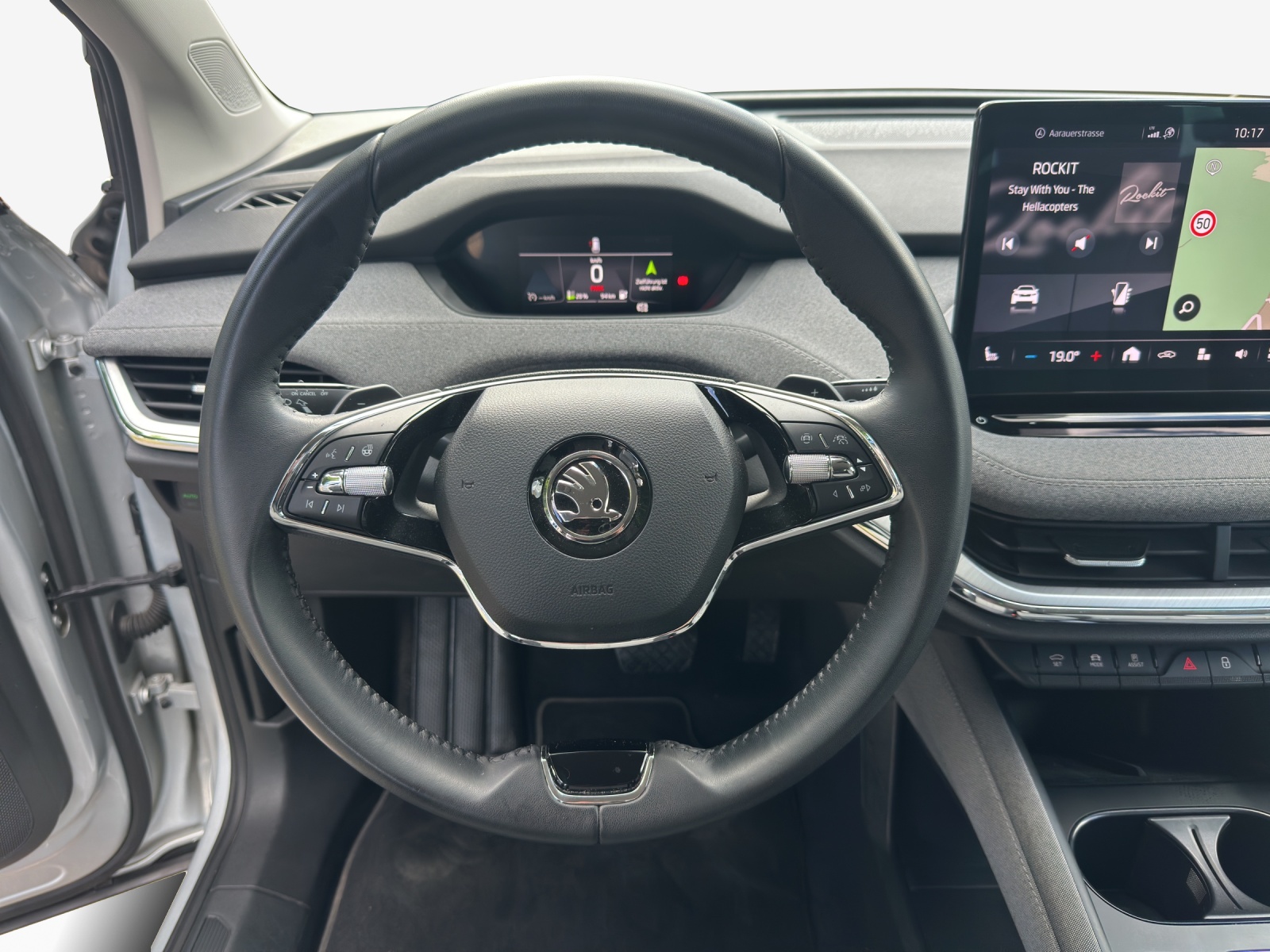 SKODA Enyaq iV 60-image-10