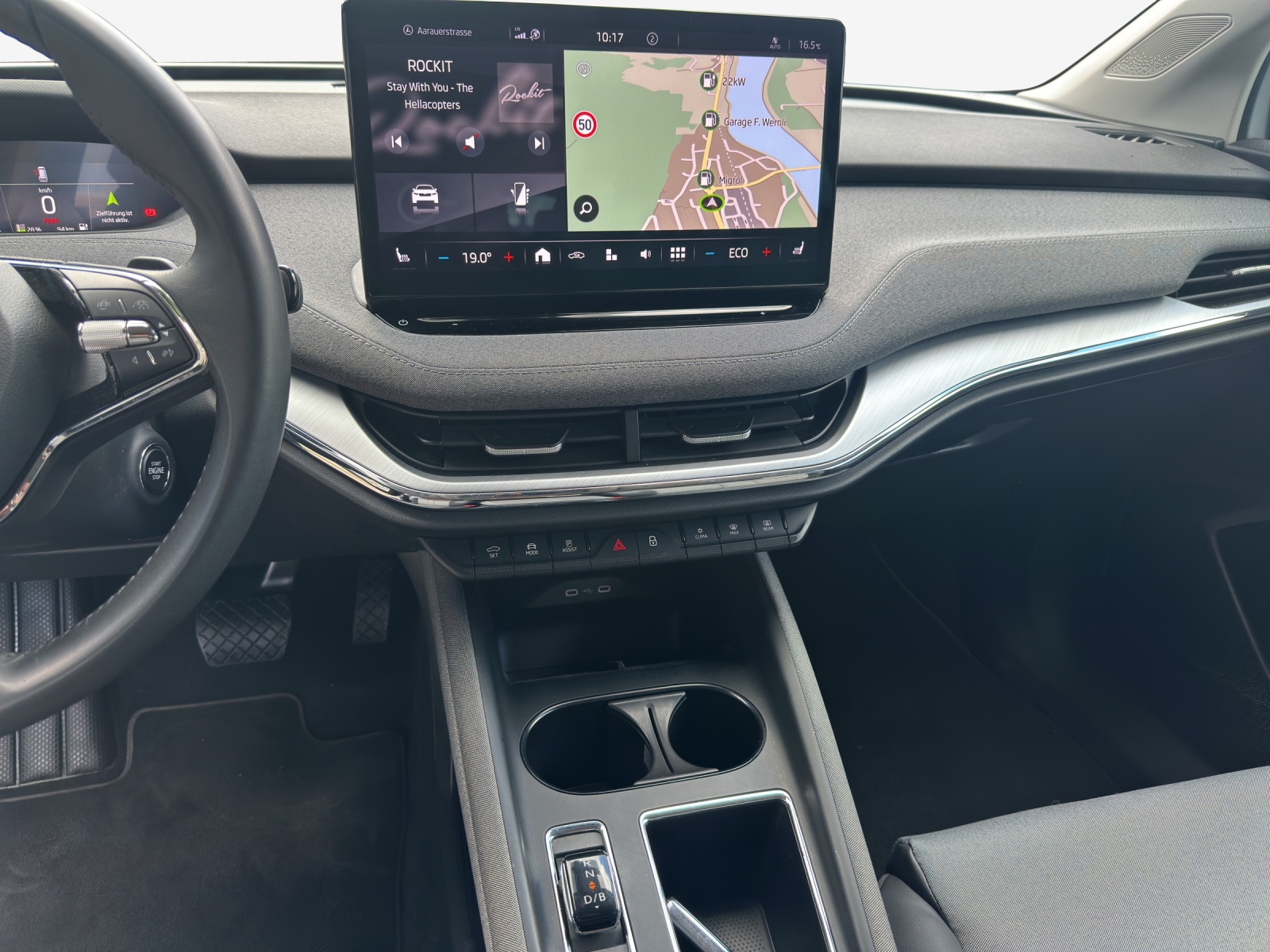 SKODA Enyaq iV 60-image-11