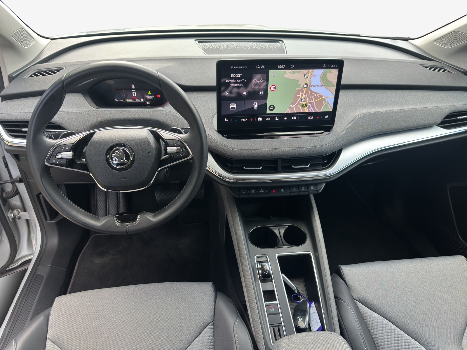 SKODA Enyaq iV 60-image-9