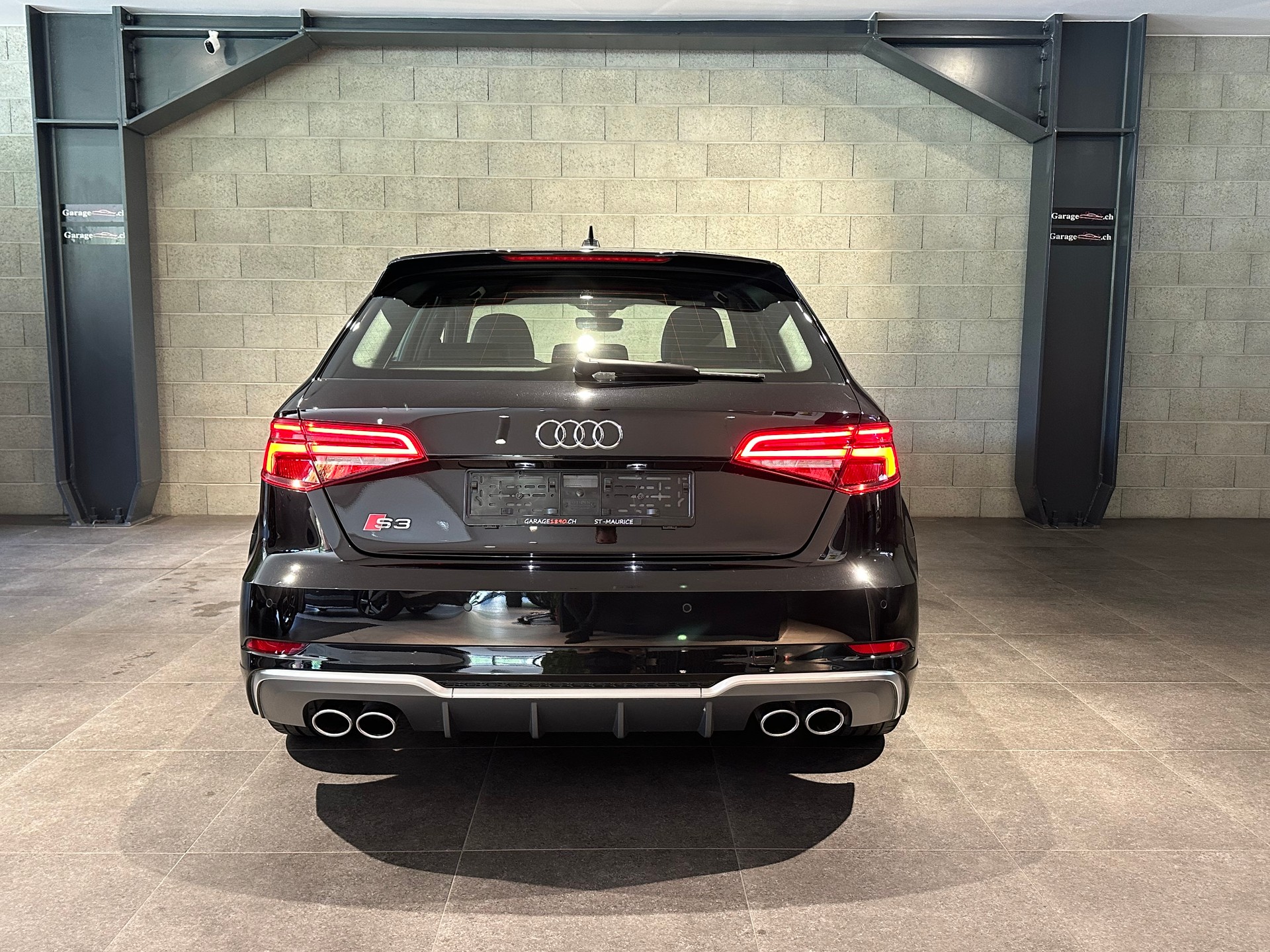 AUDI S3 SportBack 2.0 TFSI quattro-image-5