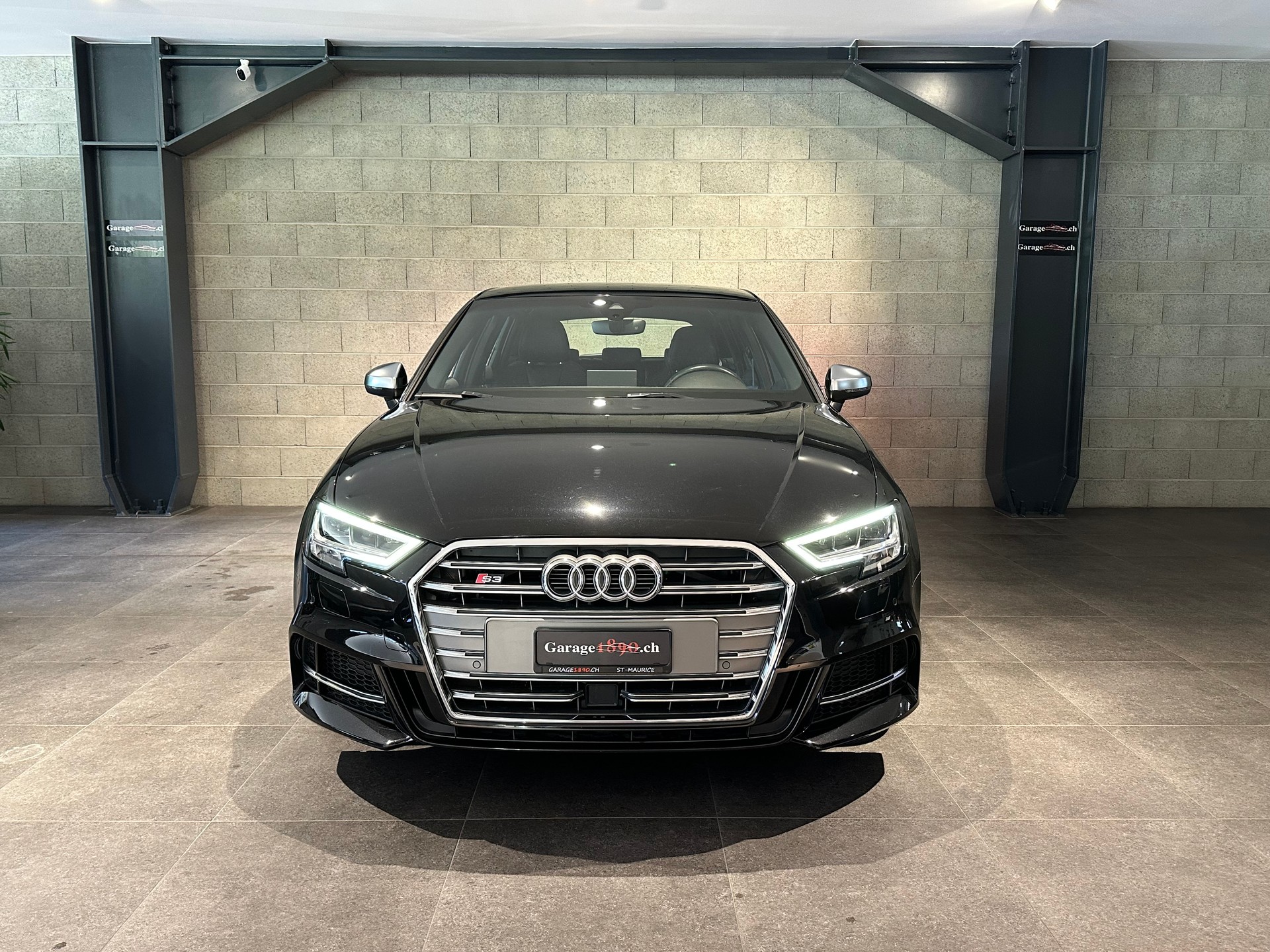 AUDI S3 SportBack 2.0 TFSI quattro-image-2