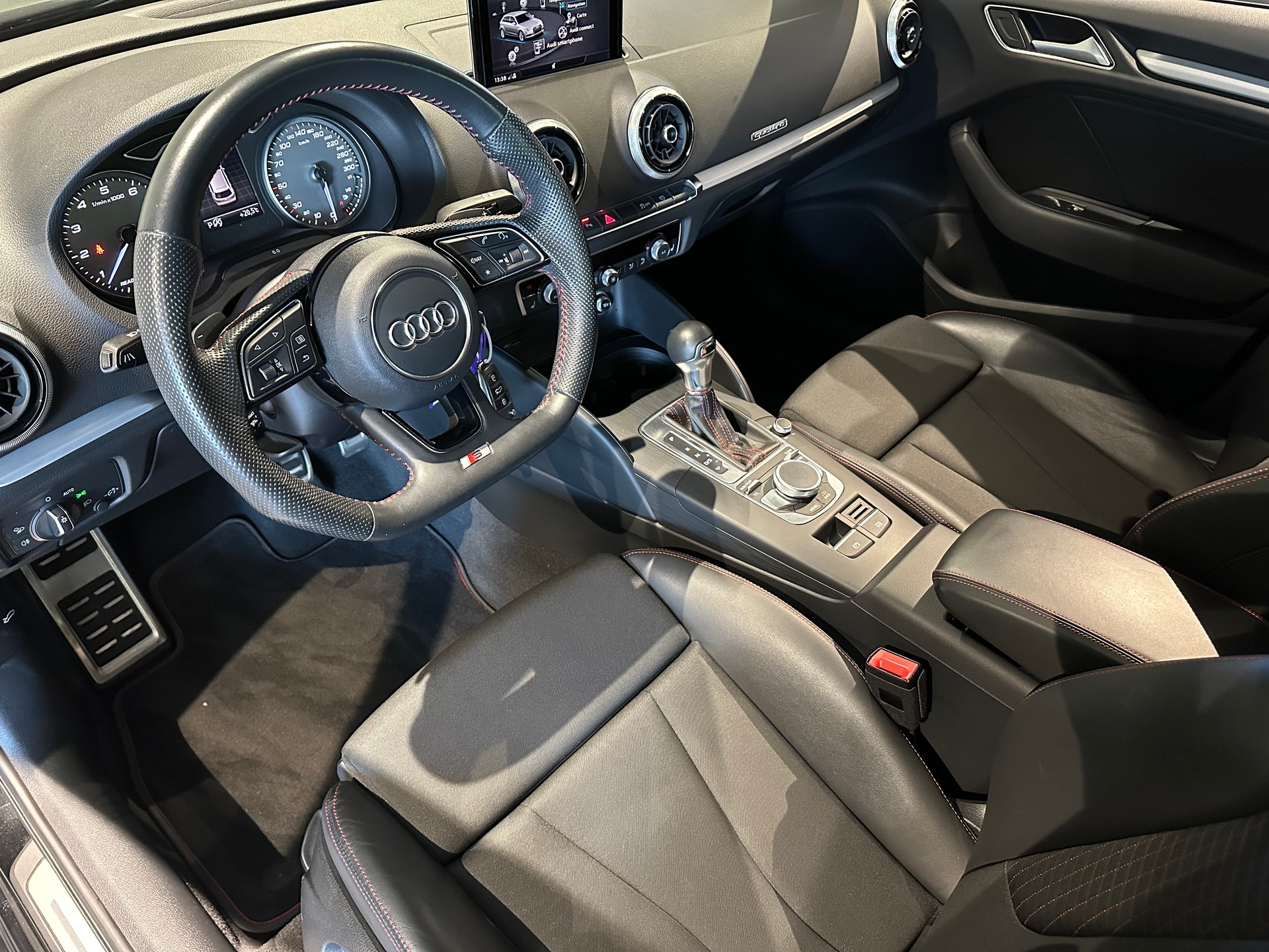 AUDI S3 SportBack 2.0 TFSI quattro-image-7
