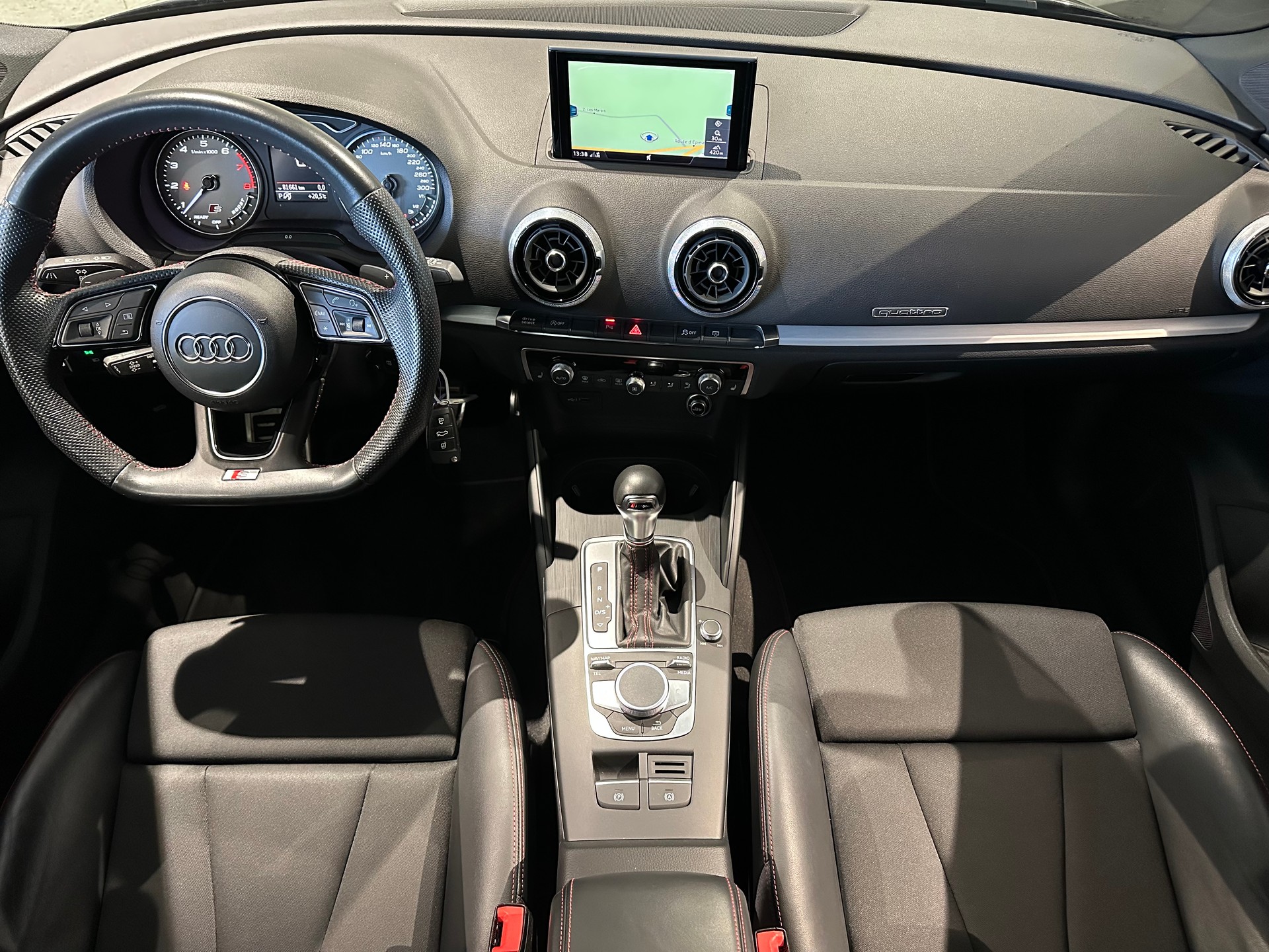 AUDI S3 SportBack 2.0 TFSI quattro-image-6