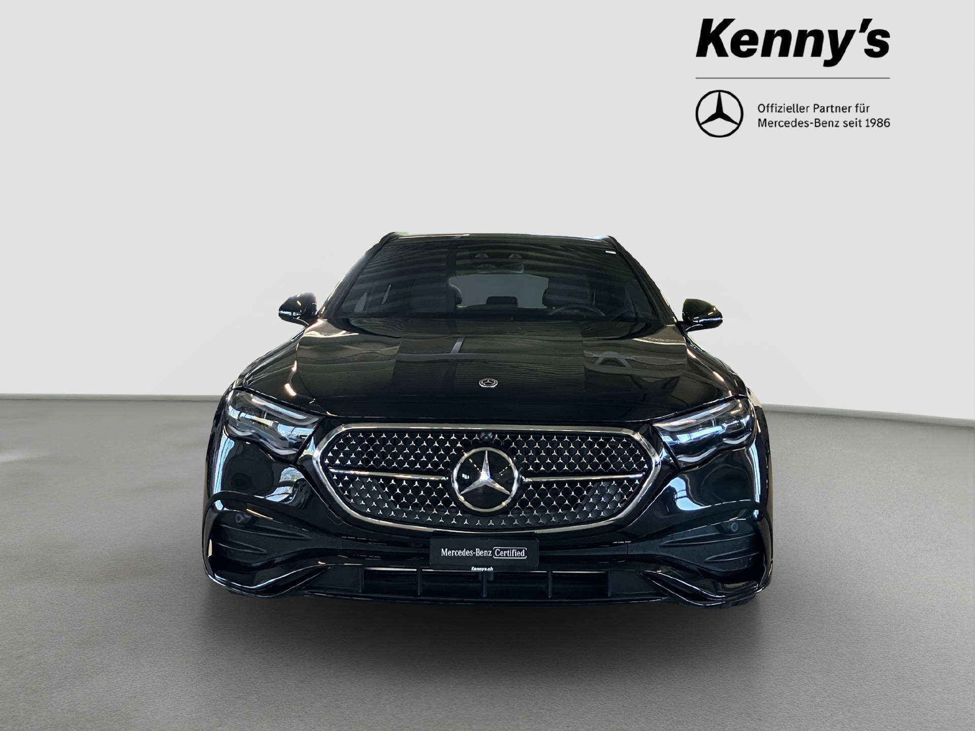 MERCEDES-BENZ E 200 AMG Line 4MATIC Kombi-showroom-element-1