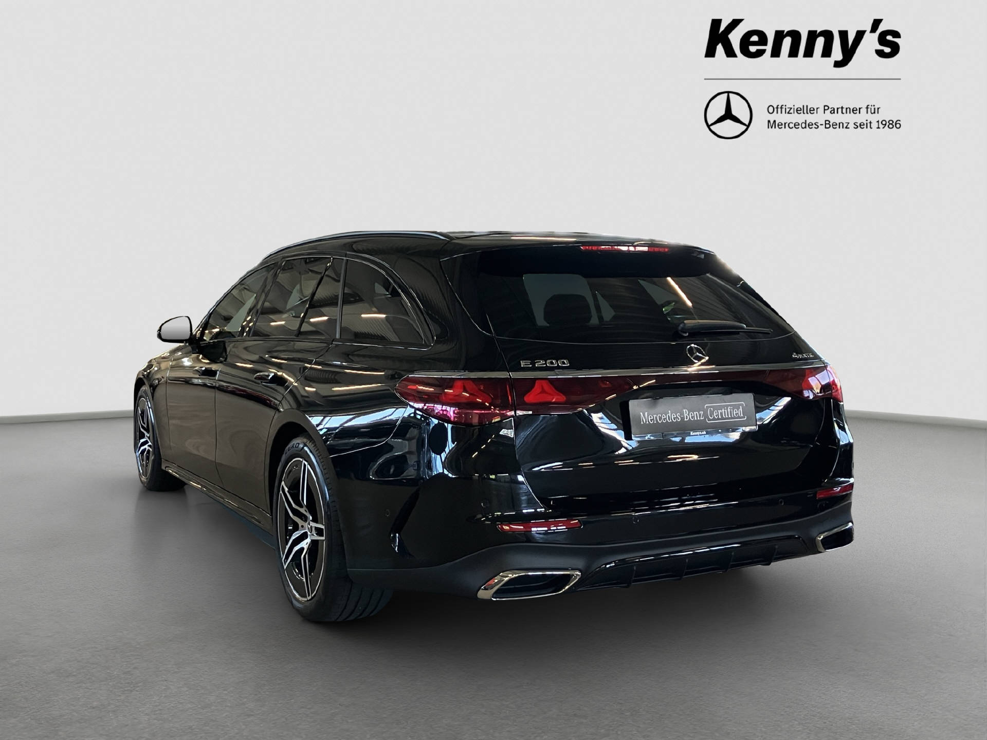 MERCEDES-BENZ E 200 AMG Line 4MATIC Kombi-showroom-element-3