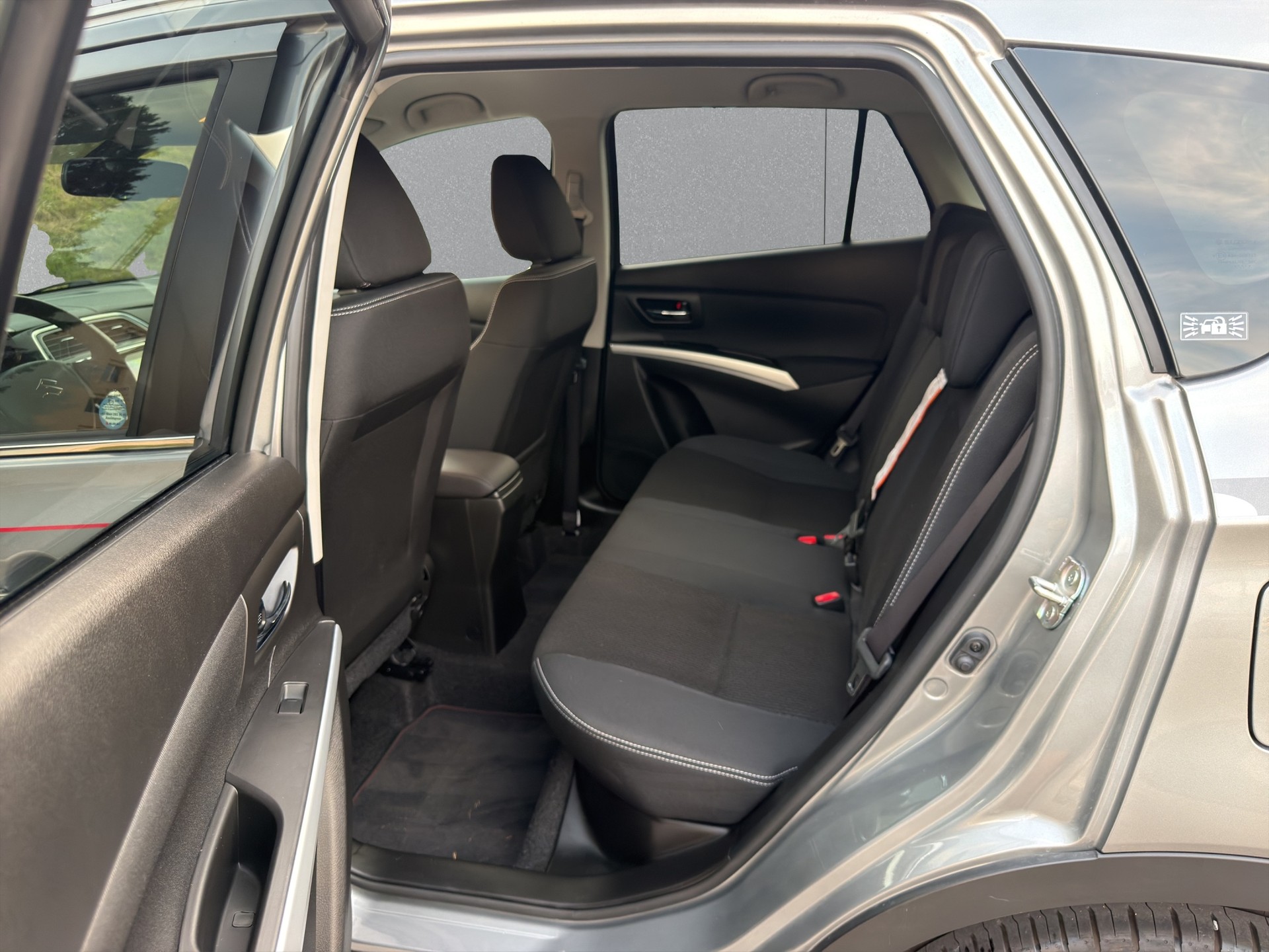 SUZUKI SX4 S-Cross 1.4 16V Piz Sulai Swiss Edition 4WD Automatic*TOP ZUSTAND*TOP AUSSTATTUNG*NUR 20000 KM*-image-18