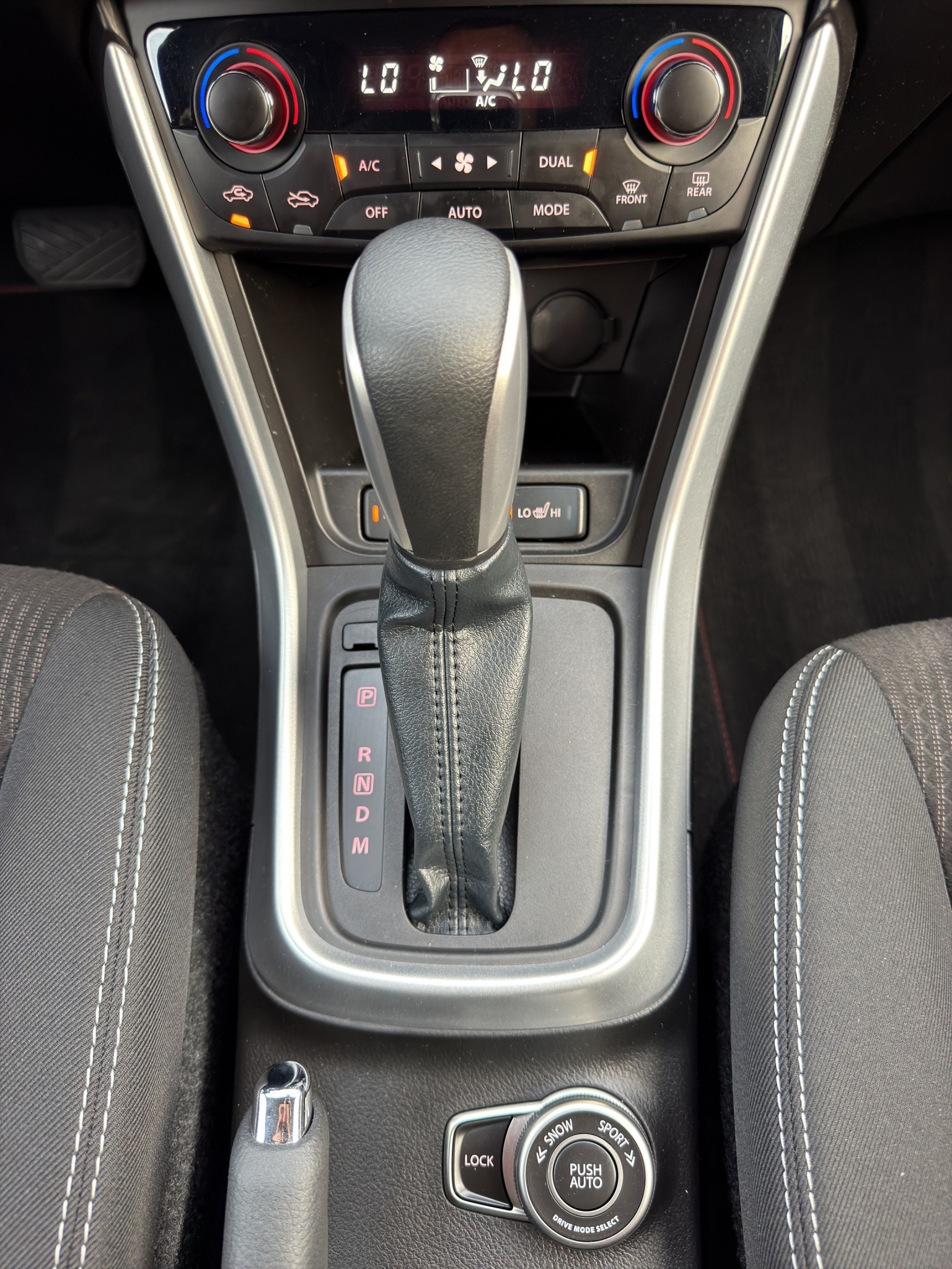 SUZUKI SX4 S-Cross 1.4 16V Piz Sulai Swiss Edition 4WD Automatic*TOP ZUSTAND*TOP AUSSTATTUNG*NUR 20000 KM*-image-8