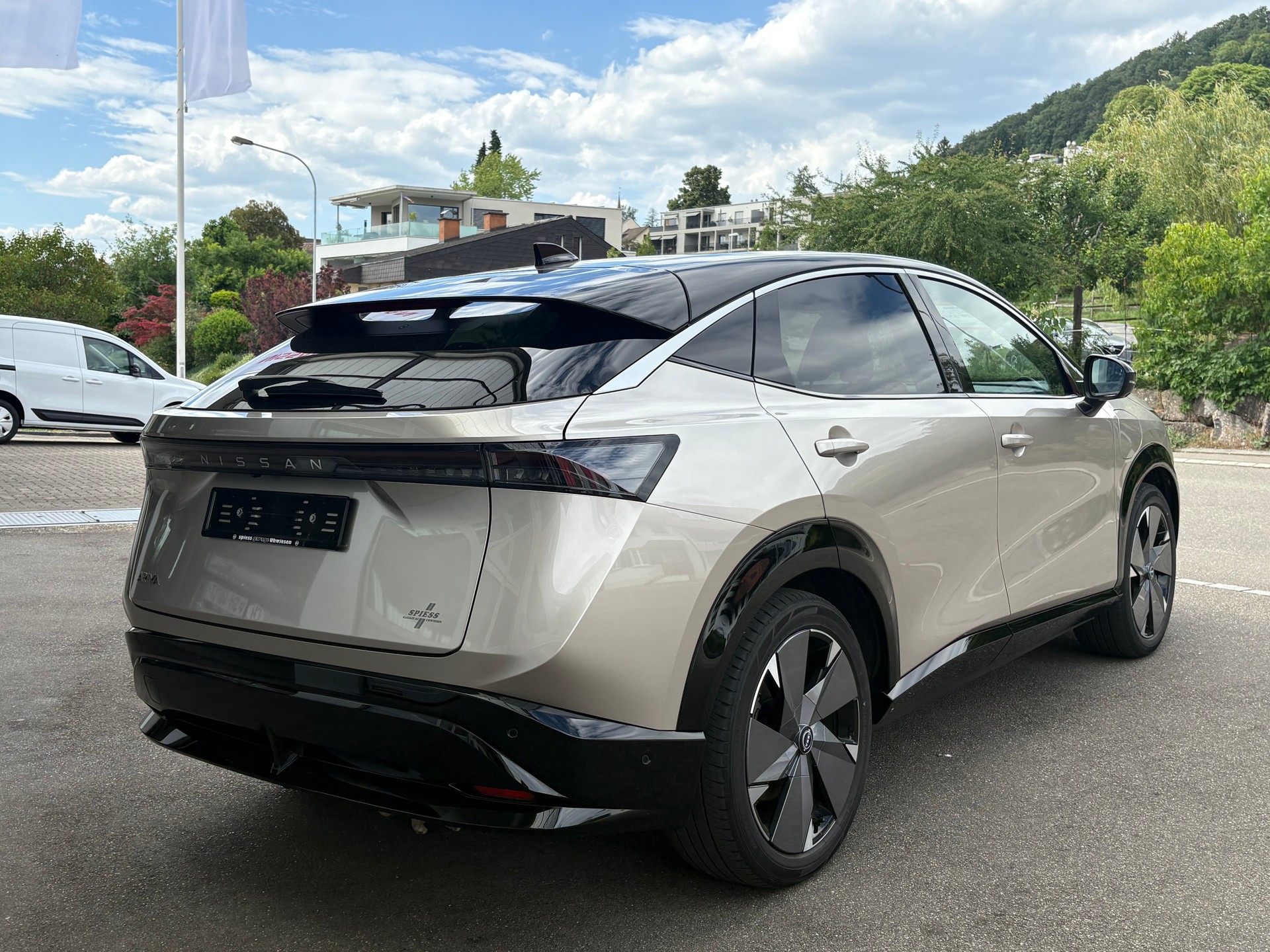 NISSAN Ariya 87 kWh Evolve-image-2