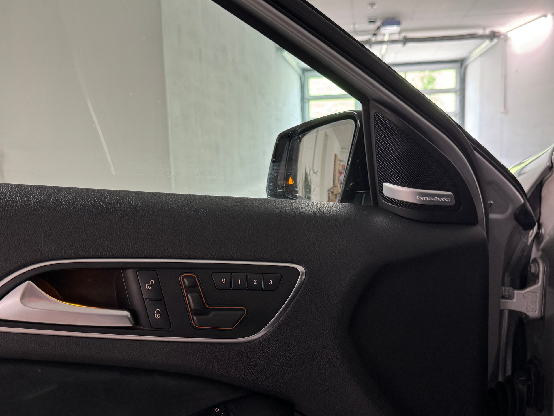 MERCEDES-BENZ A 250 Sport 7G-DCT AMG-Line-image-13