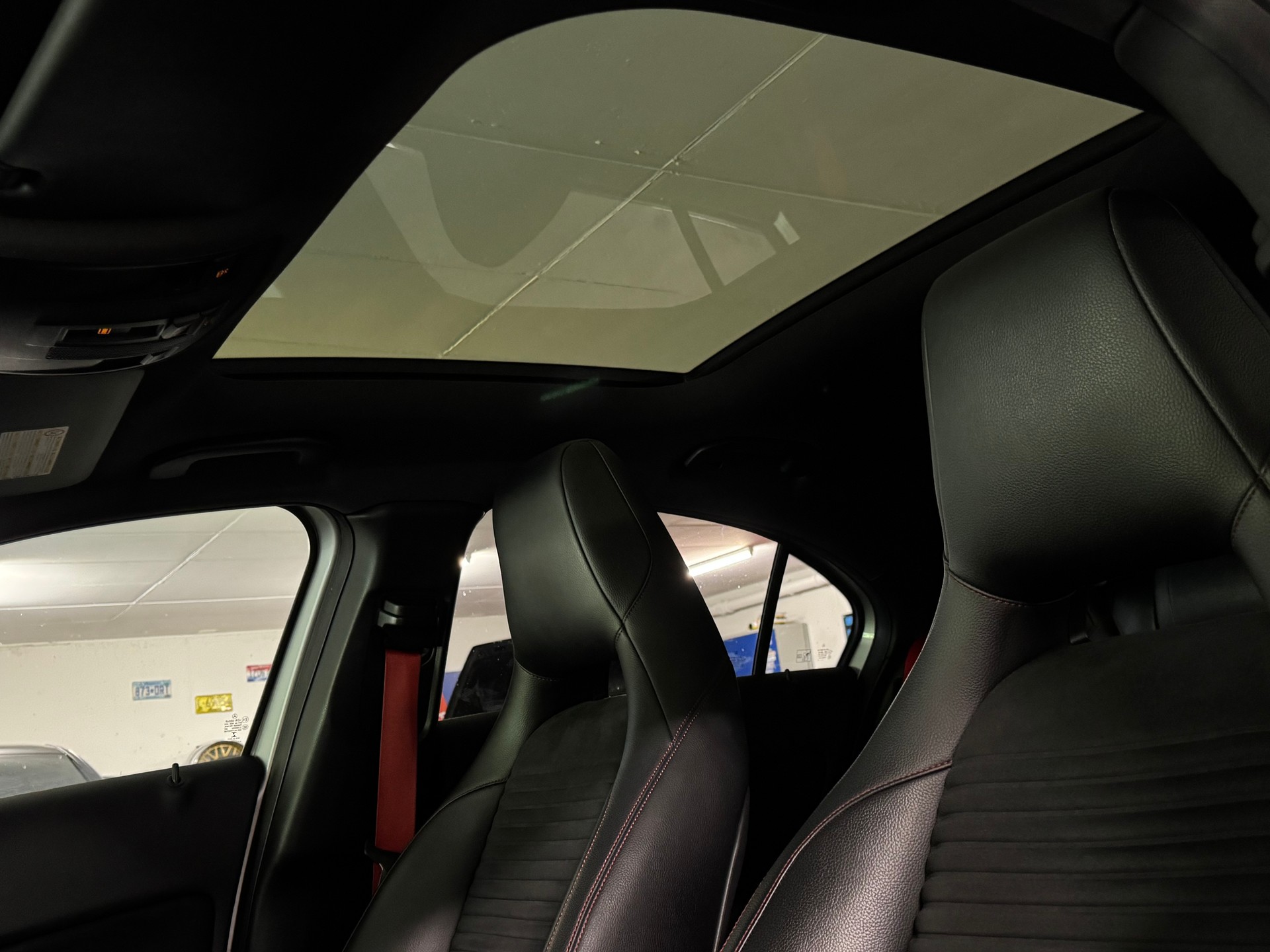 MERCEDES-BENZ A 250 Sport 7G-DCT AMG-Line-image-11